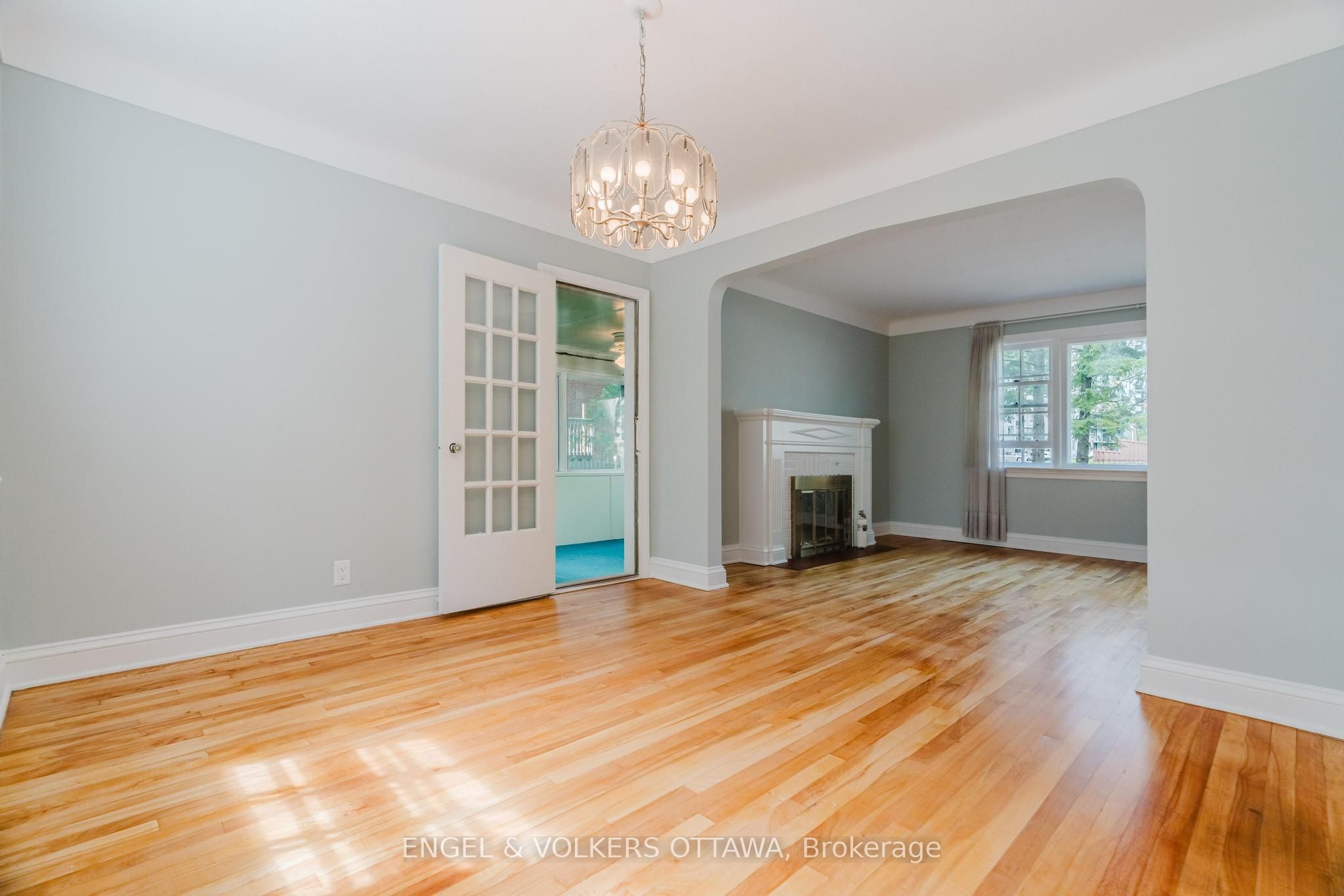2028 Carling Avenue Property Photo 15