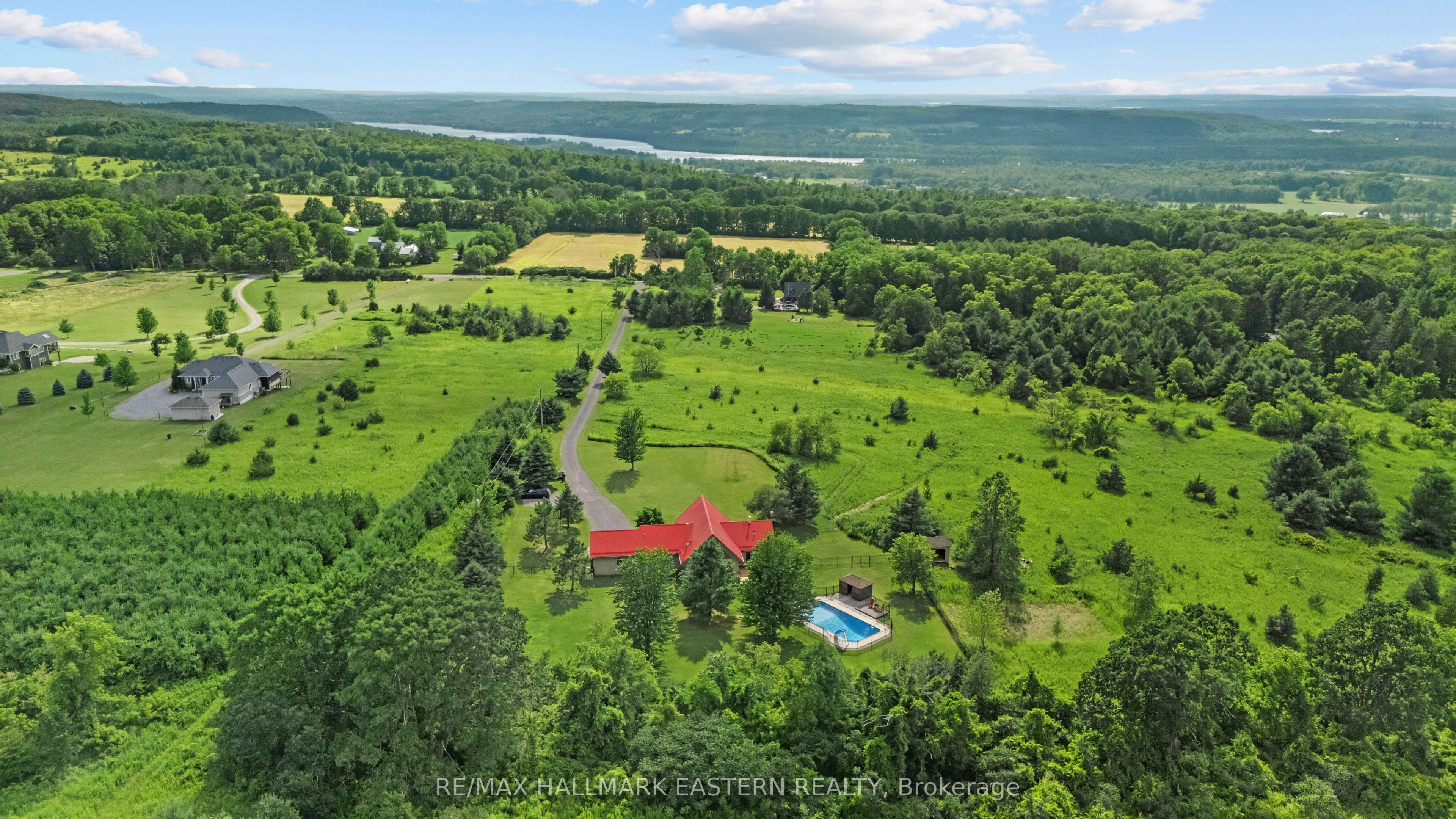 184 Golf Course Road Property Photo 3