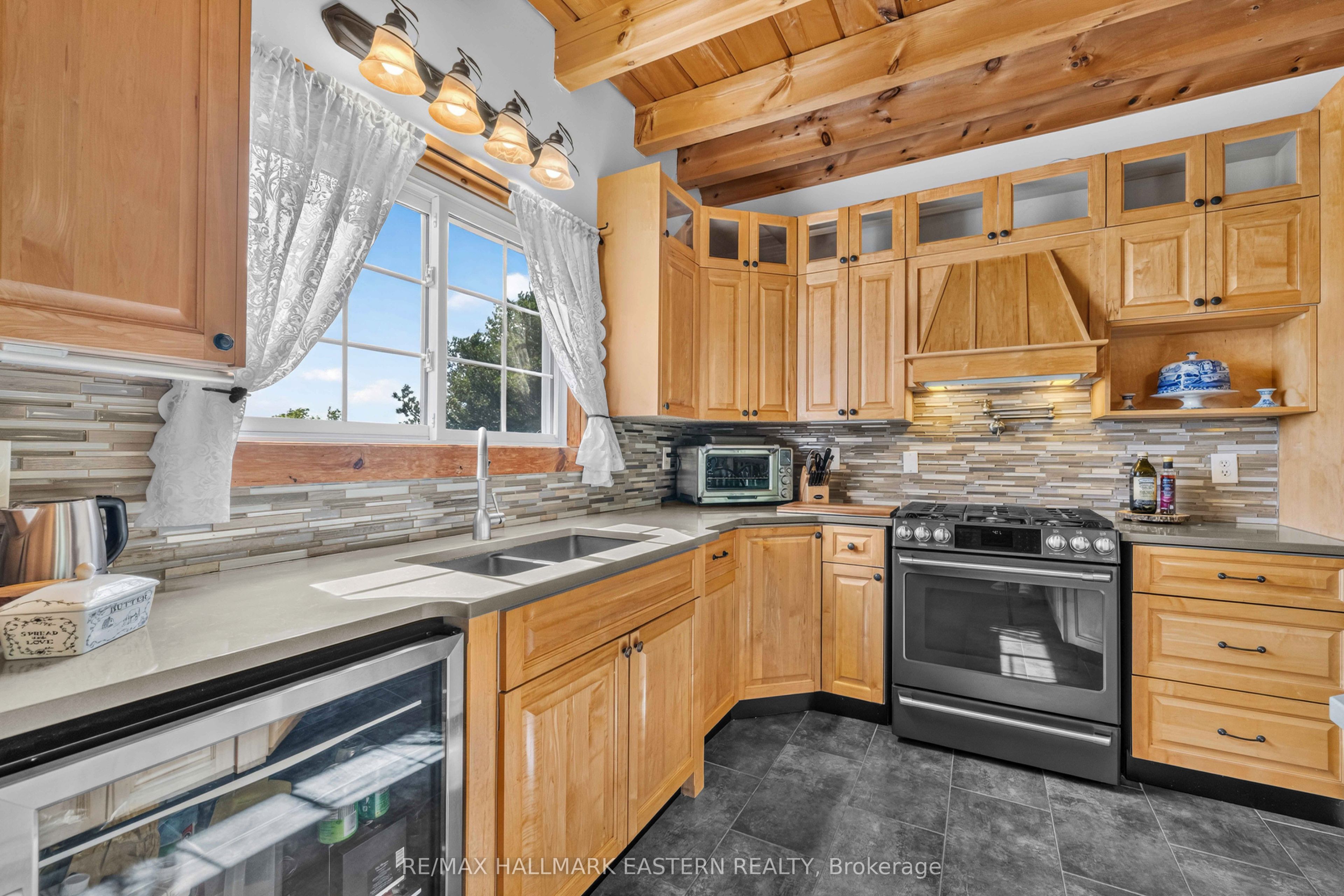 184 Golf Course Road Property Photo 9