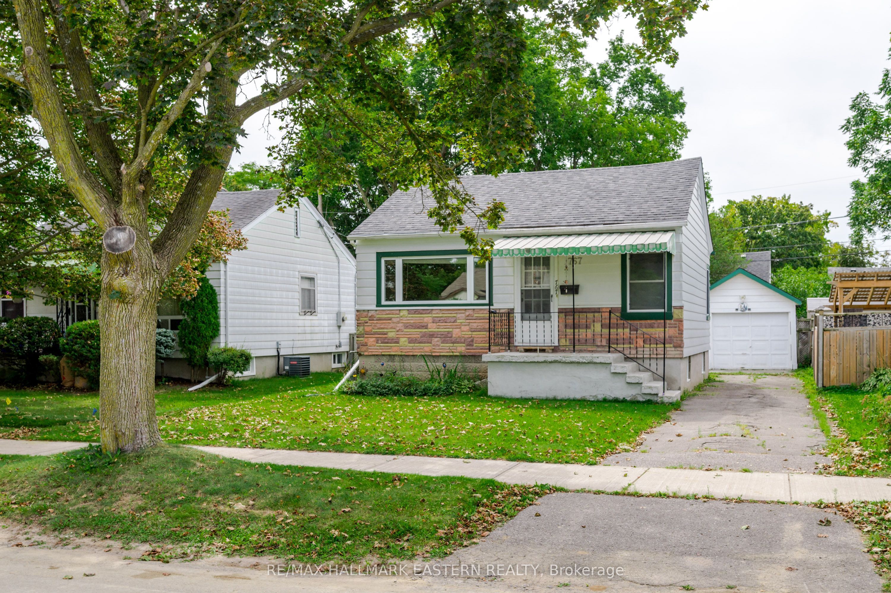 767 Duffus Street