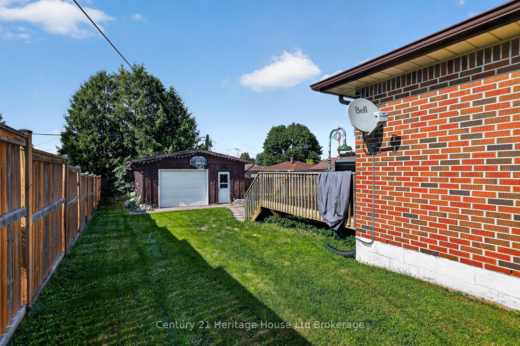 1037 Warwick Street Property Photo 33