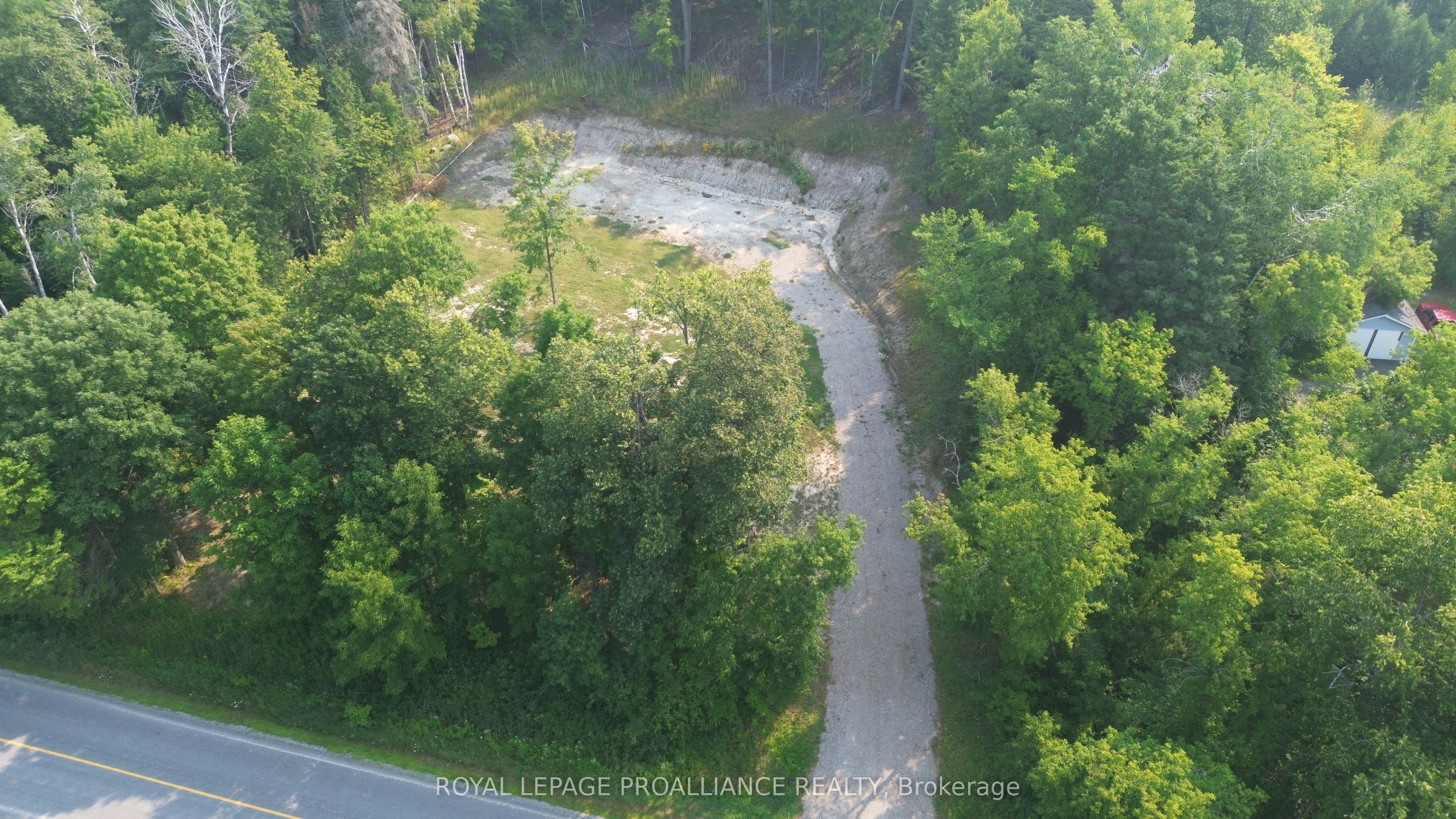 1054 Centre Line Road Property Photo 4