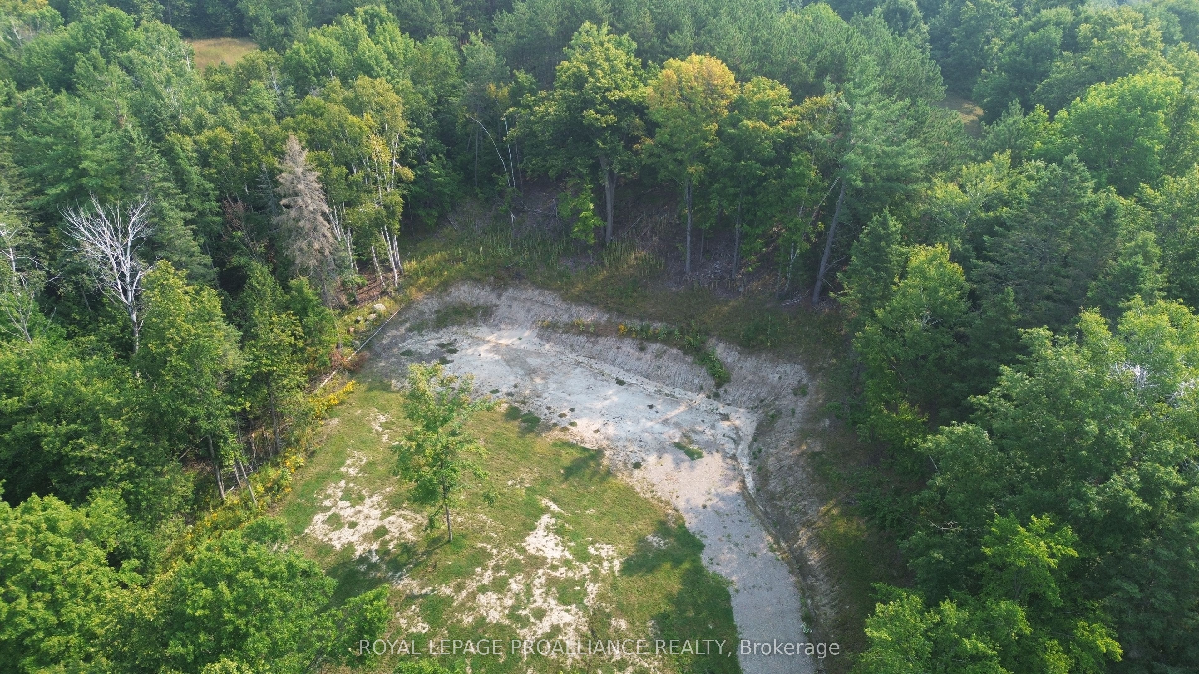 1054 Centre Line Road Property Photo 7