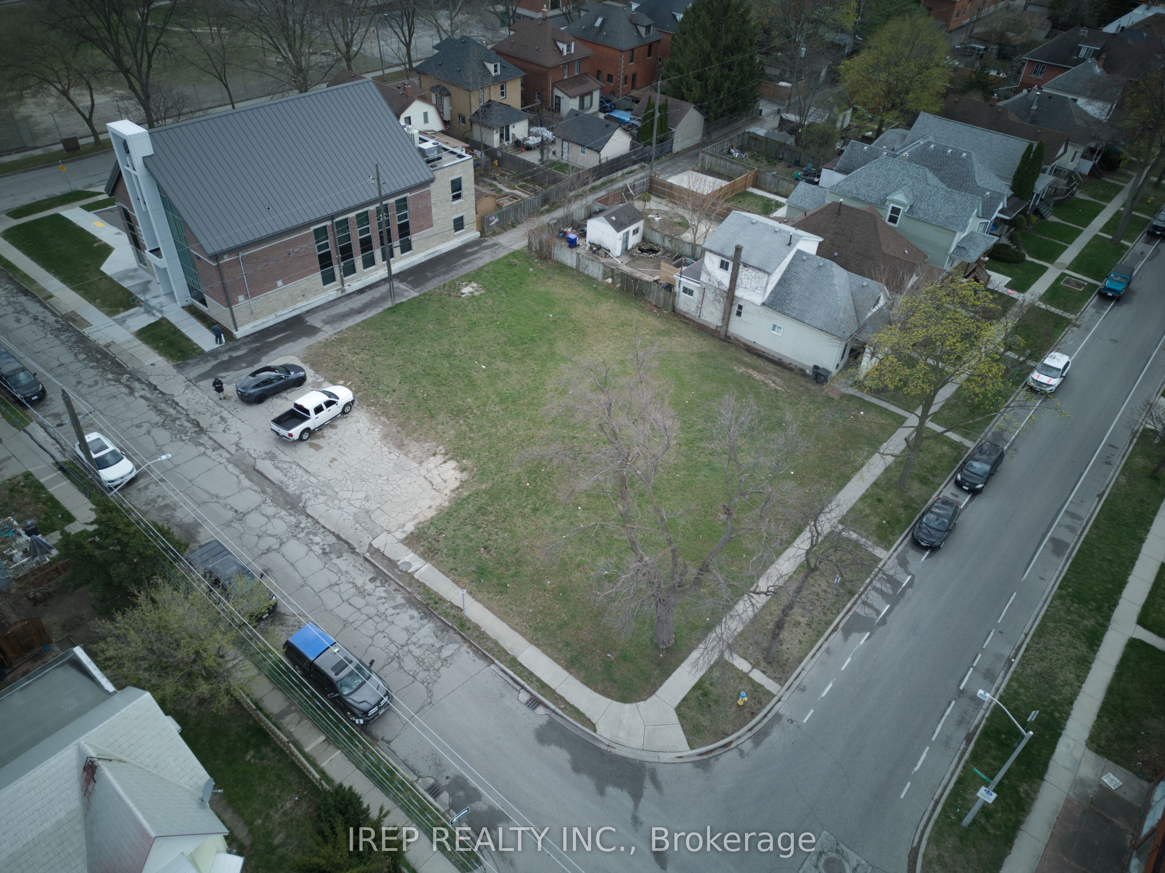 808 Lincoln Road Property Photo 1