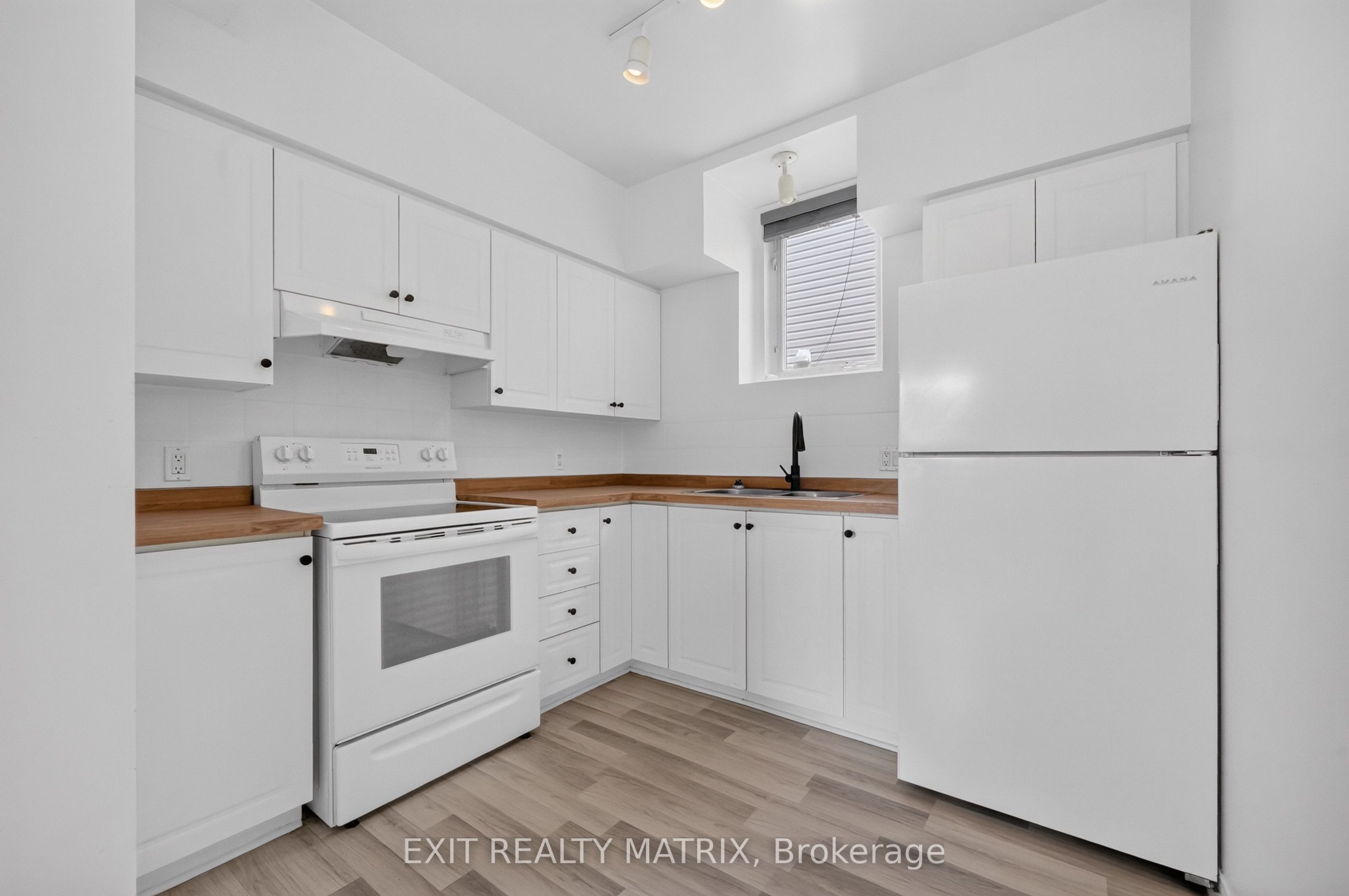 239 Stiver Street Property Photo 27