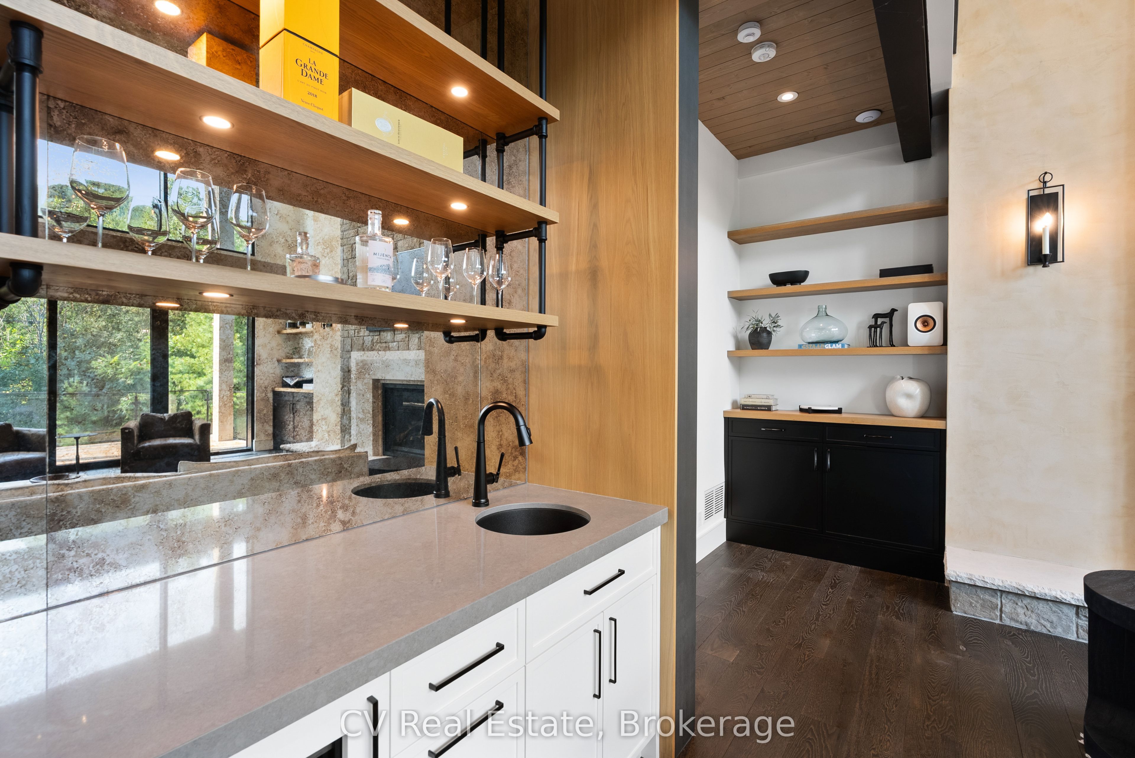 152 Delphi Lane Property Photo 14