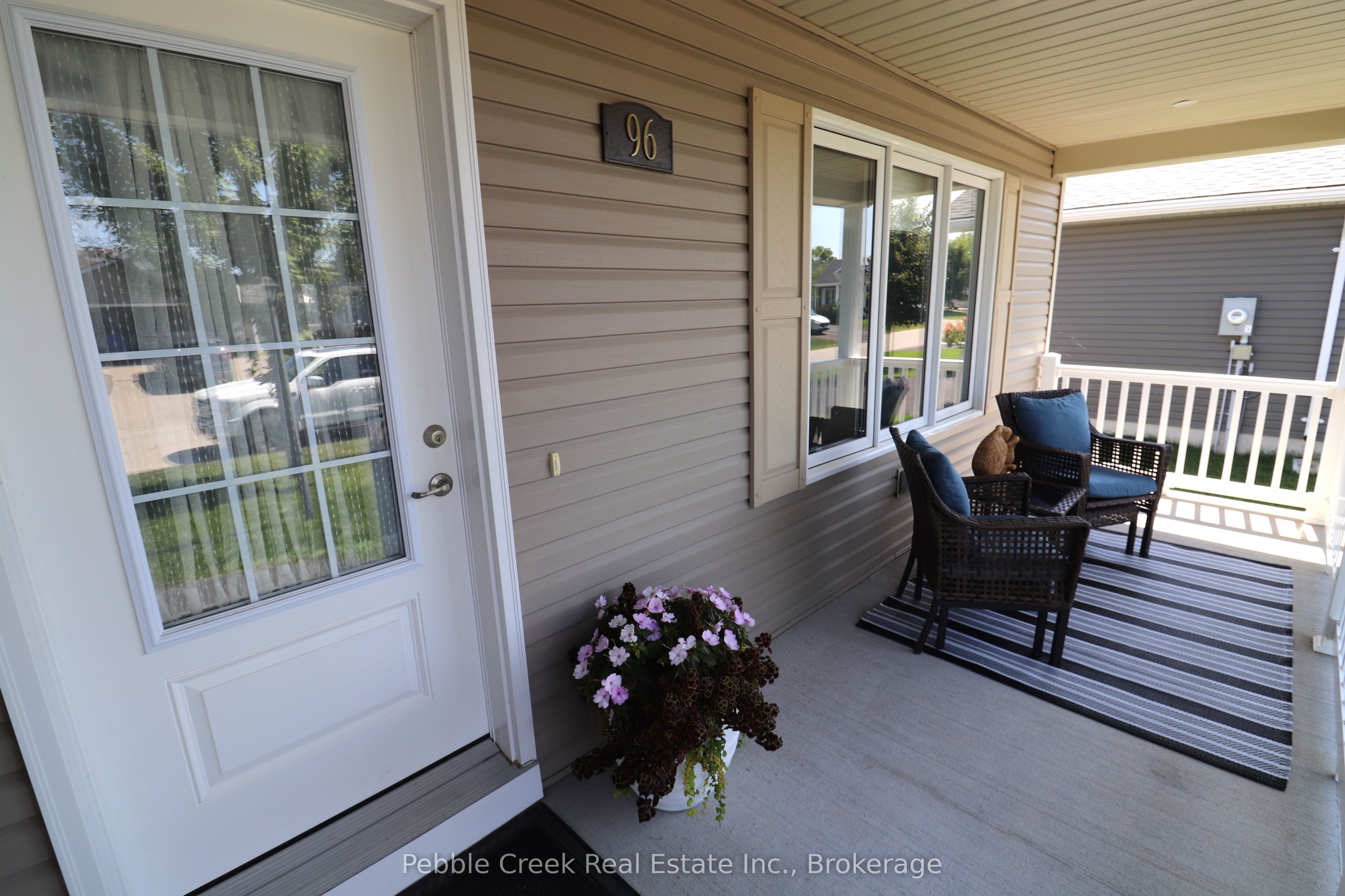 96 Lake Breeze Drive Property Photo 3