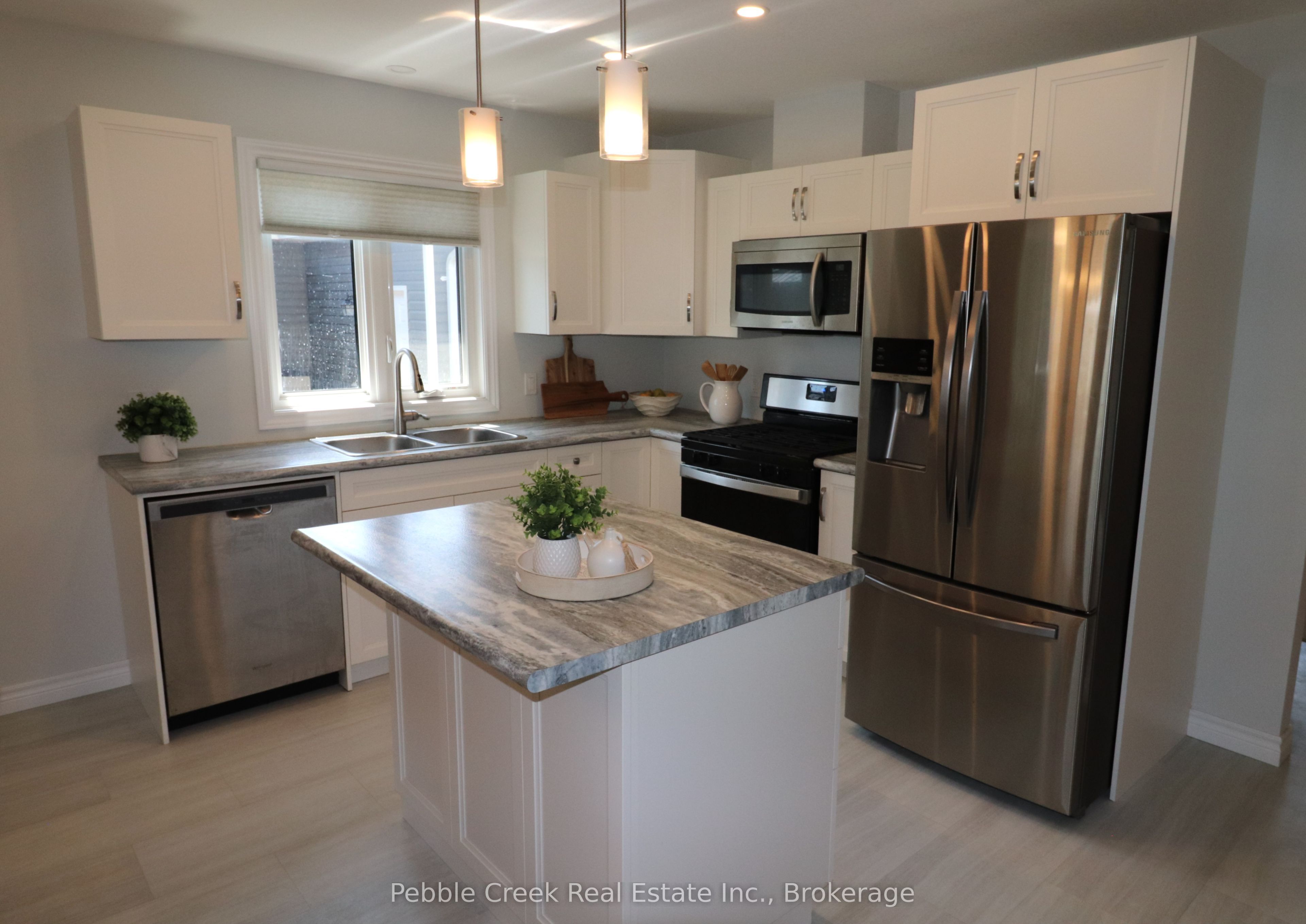 96 Lake Breeze Drive Property Photo 13
