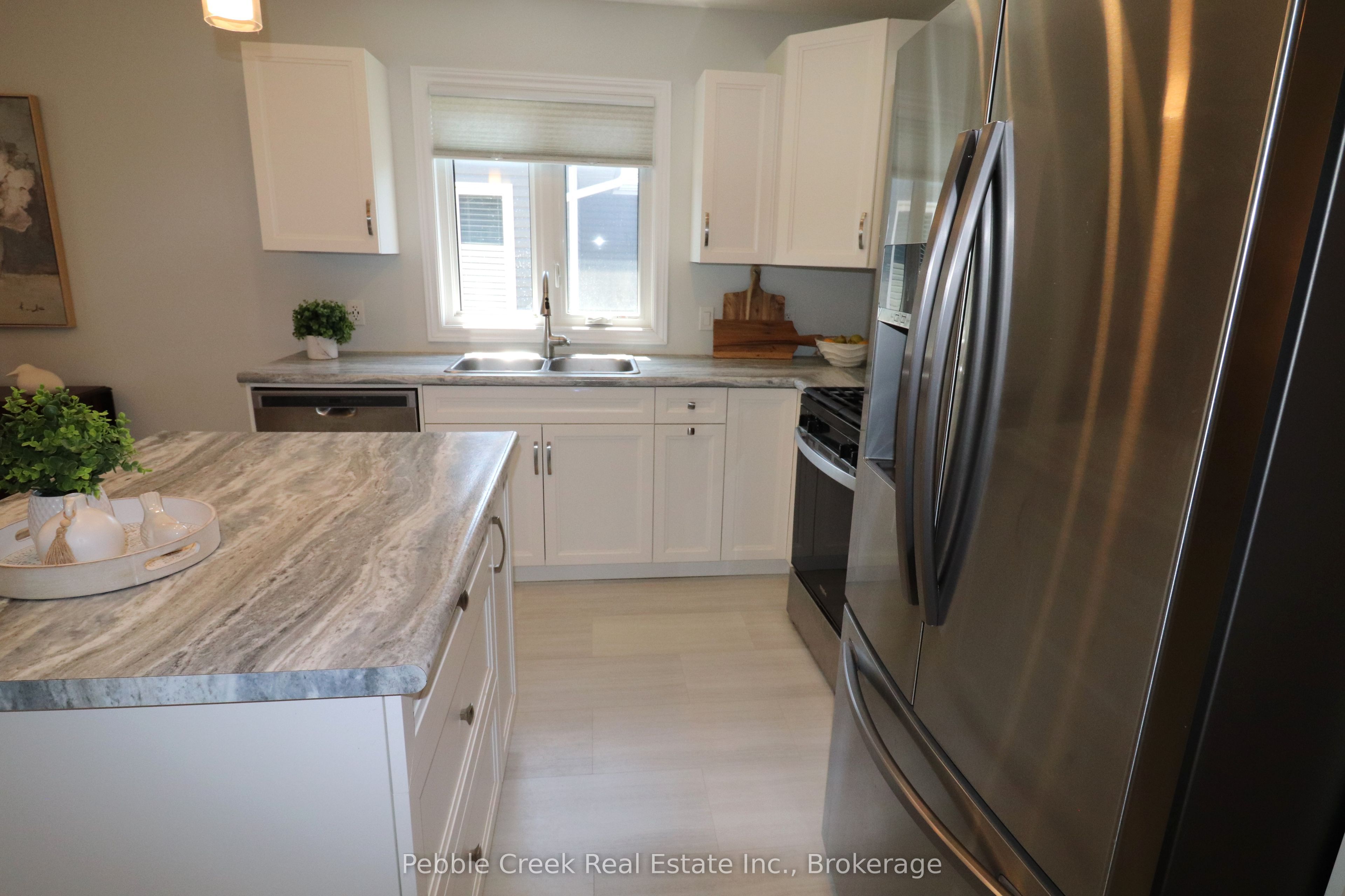 96 Lake Breeze Drive Property Photo 14