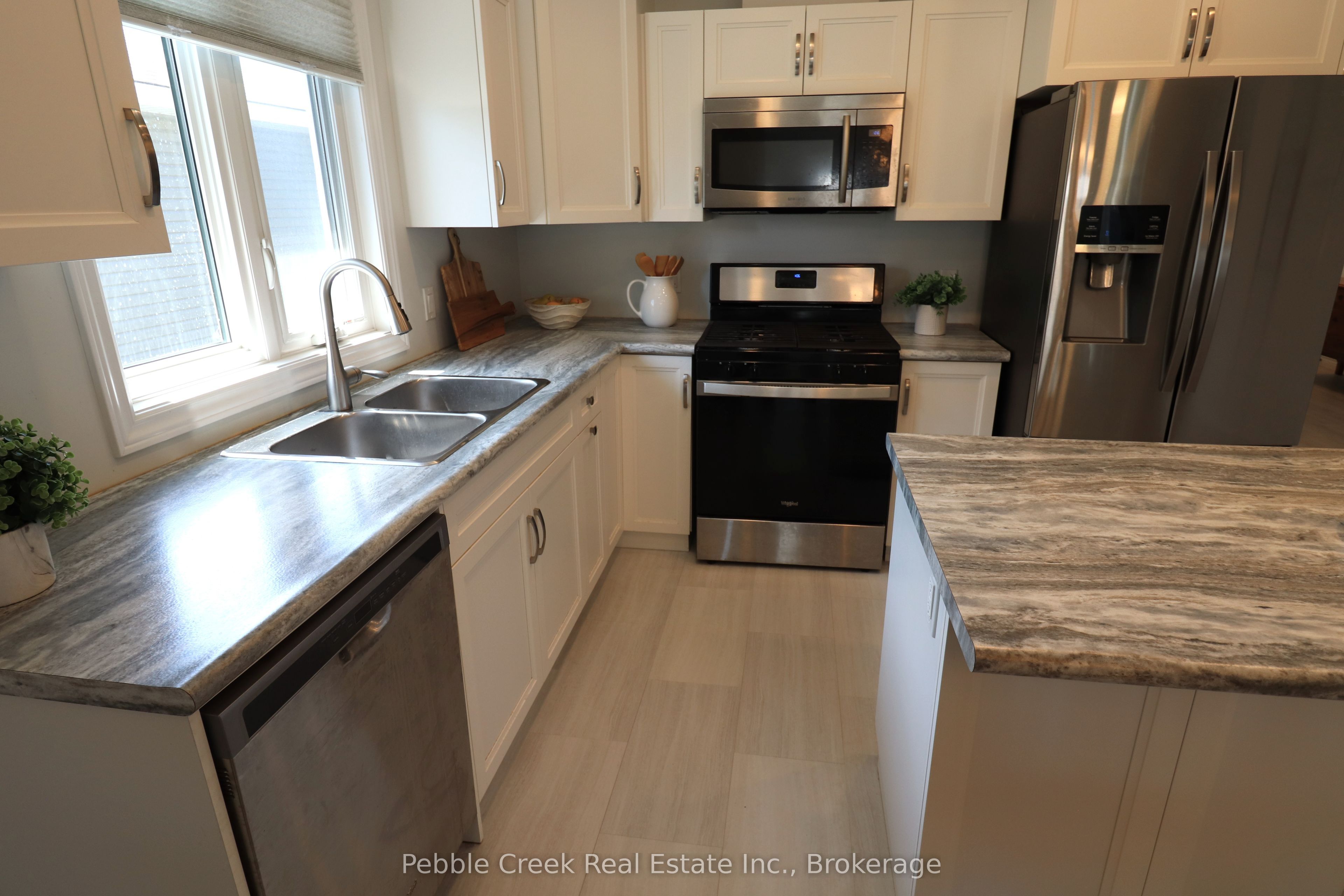 96 Lake Breeze Drive Property Photo 15