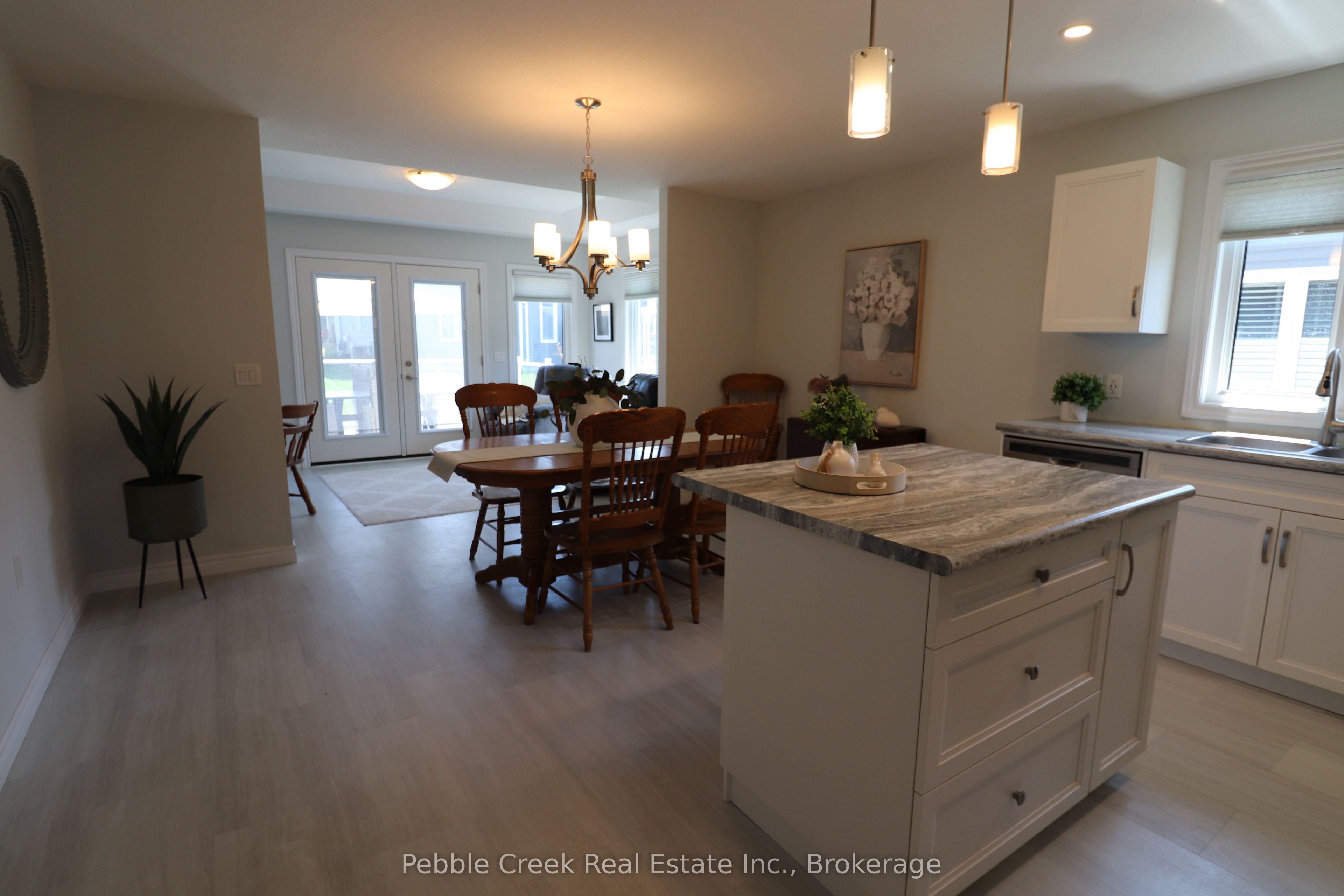 96 Lake Breeze Drive Property Photo 18