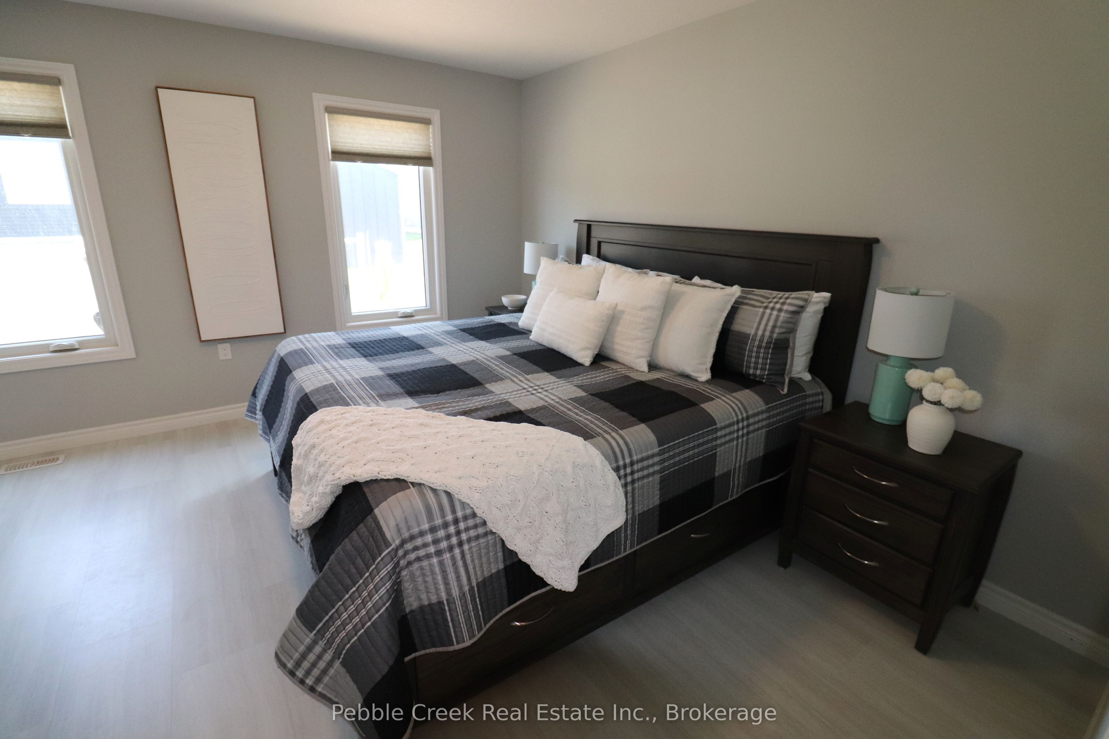 96 Lake Breeze Drive Property Photo 29