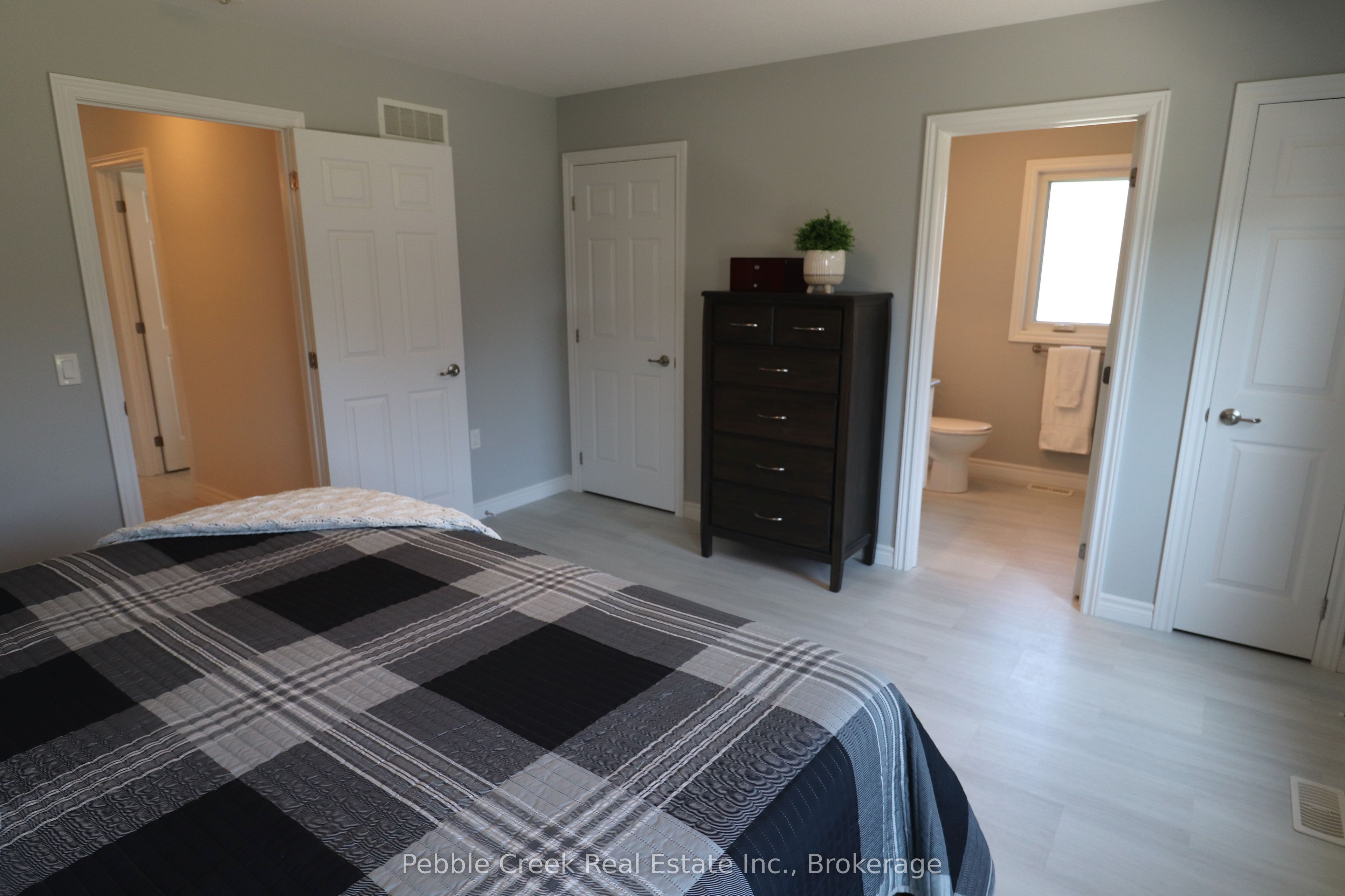 96 Lake Breeze Drive Property Photo 32