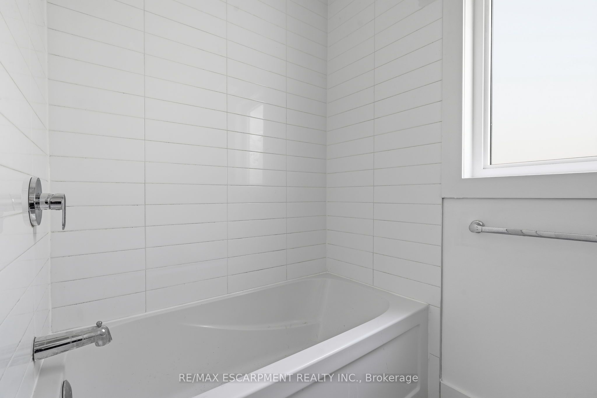 1006 King Street E 02 Property Photo 10