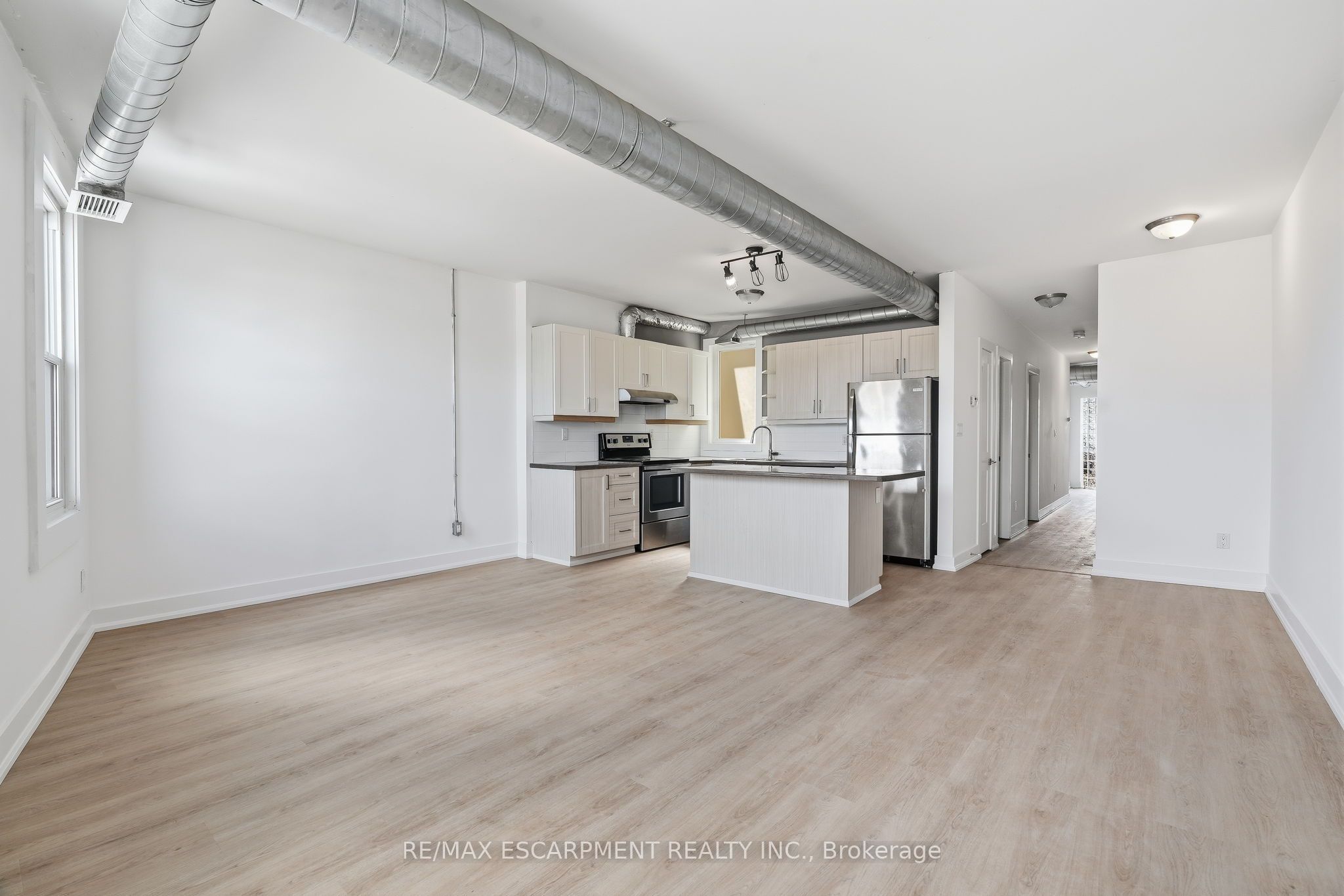 1006 King Street E 02 Property Photo 15