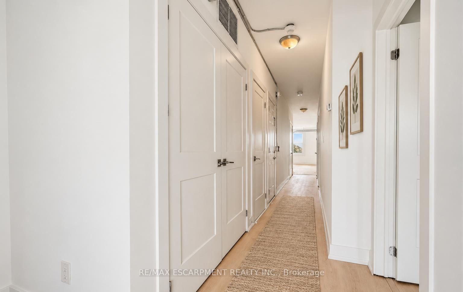 1006 King Street E 02 Property Photo 15