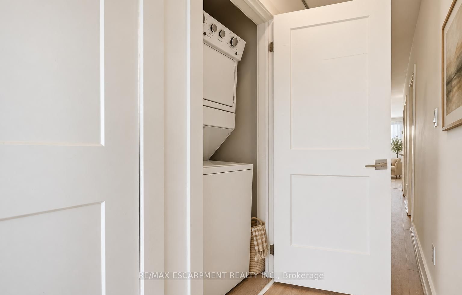 1006 King Street E 02 Property Photo 18