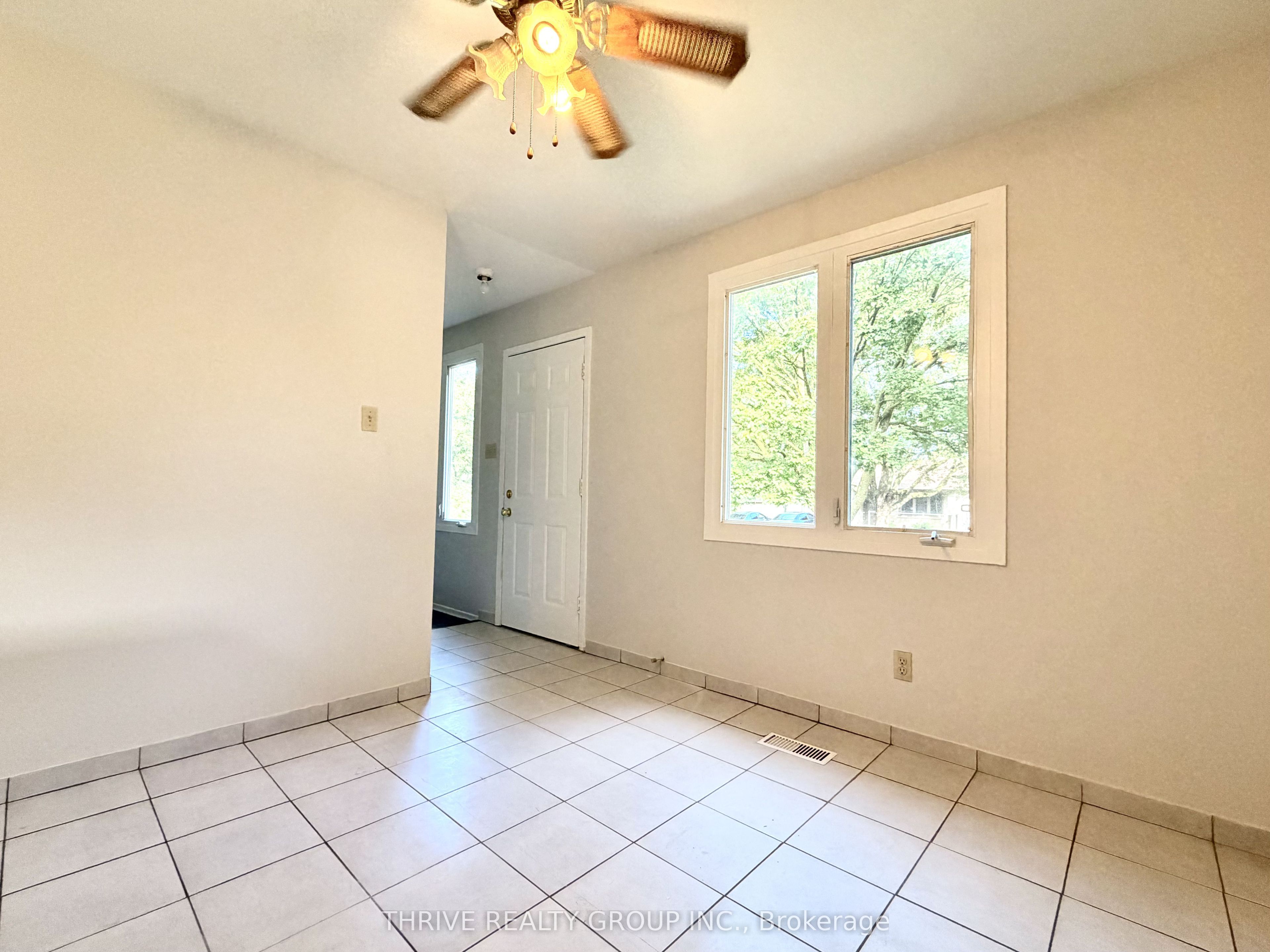202 Muriel Crescent Property Photo 3