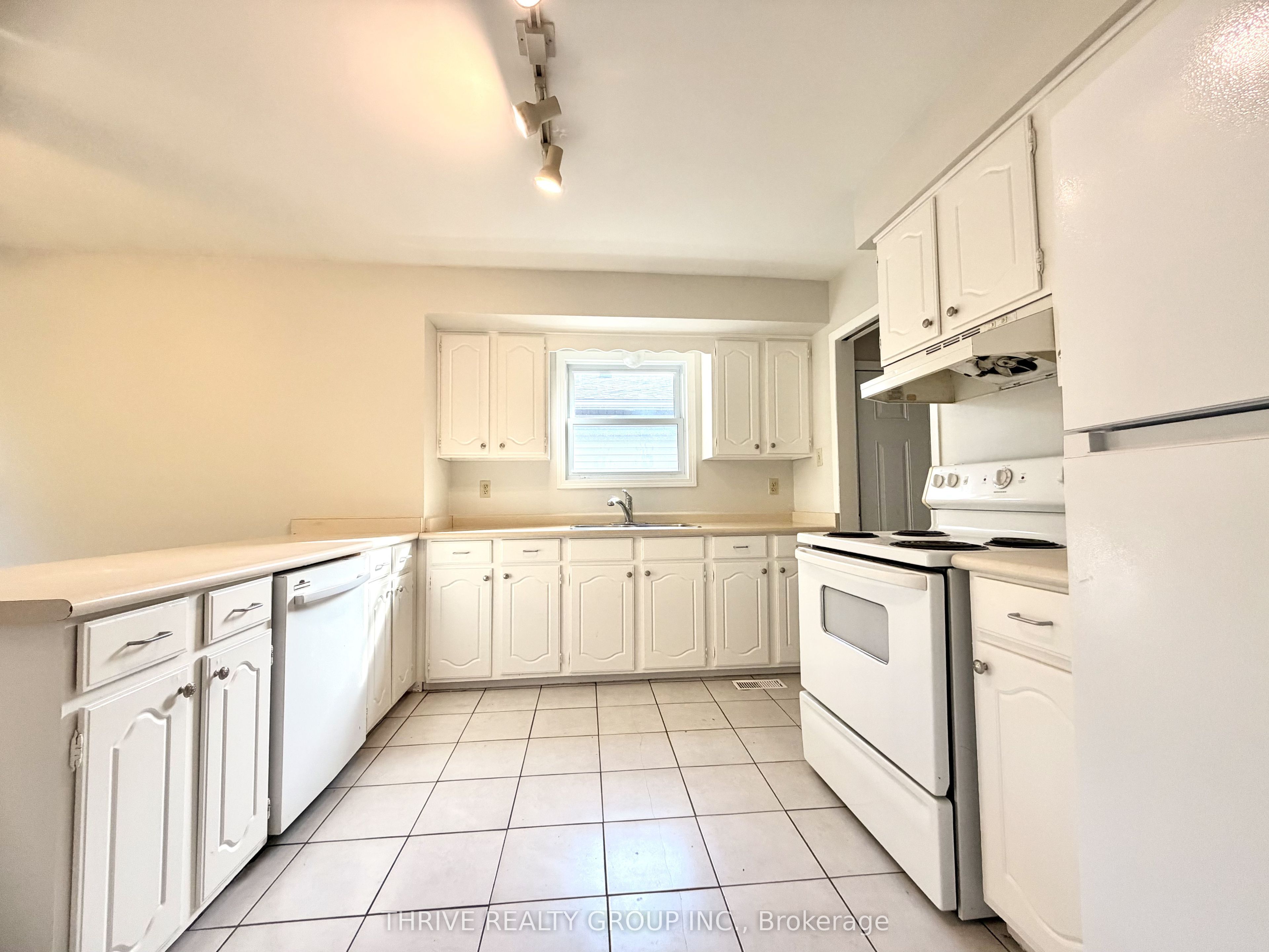 202 Muriel Crescent Property Photo 5