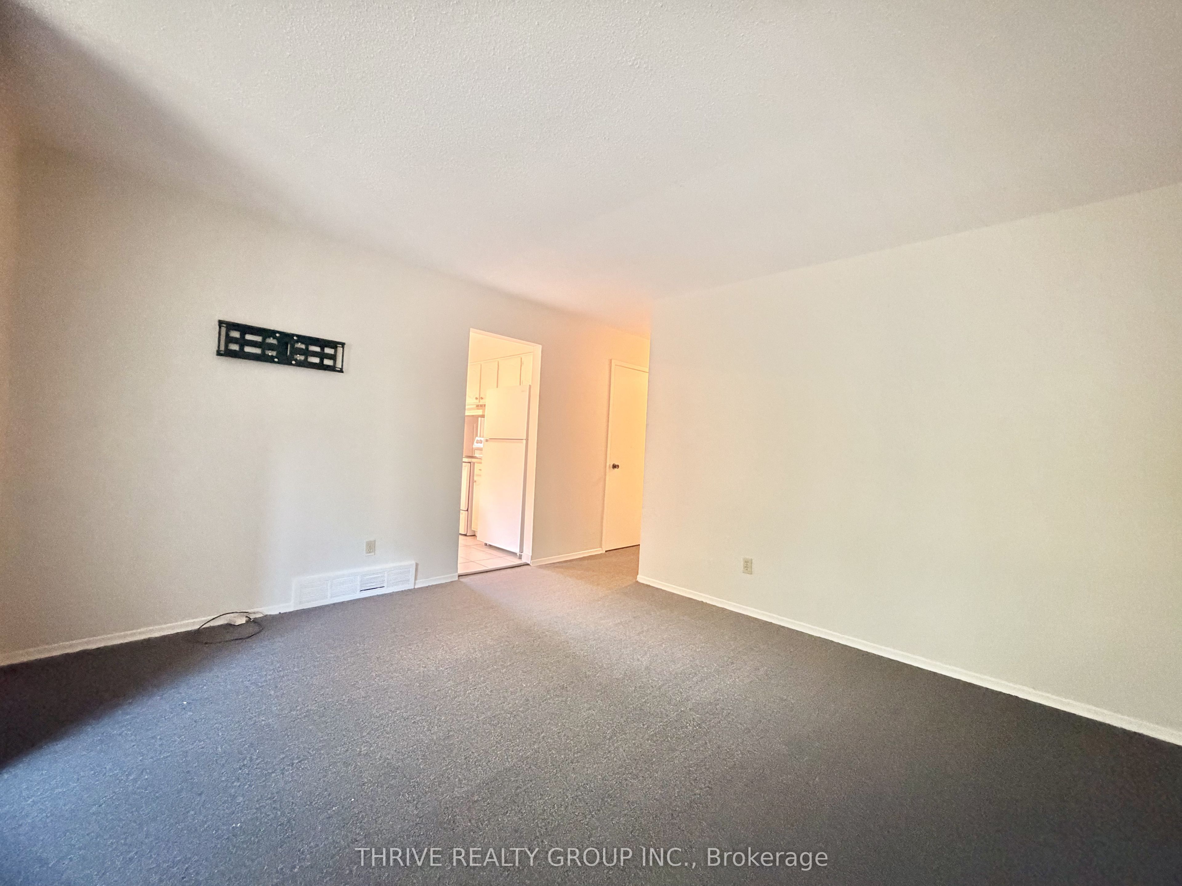 202 Muriel Crescent Property Photo 8