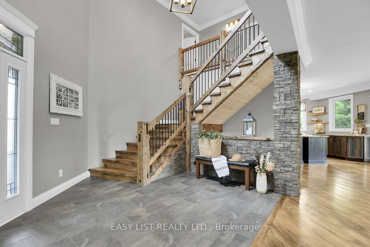 2882 B Line Road Property Photo 4