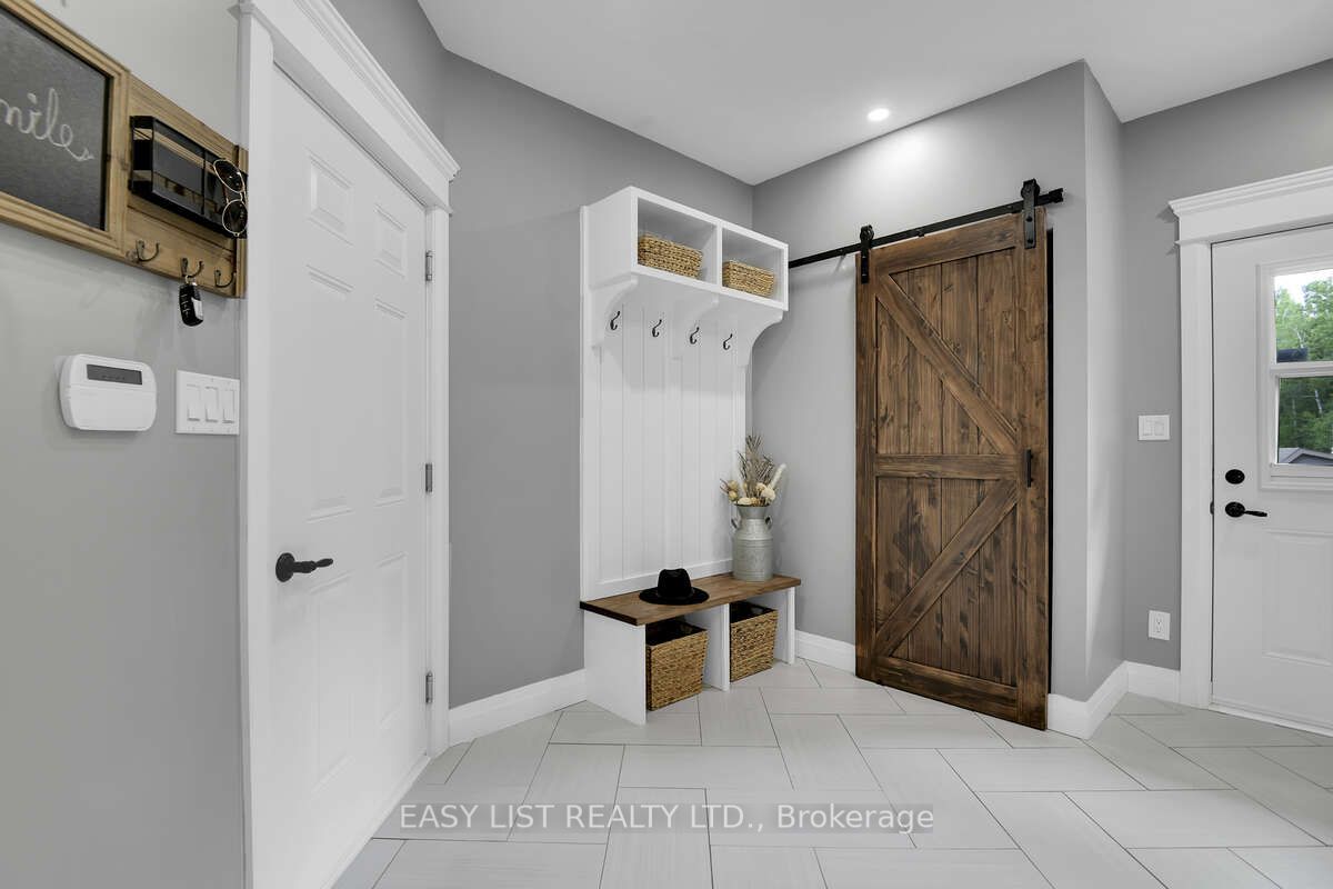 2882 B Line Road Property Photo 12