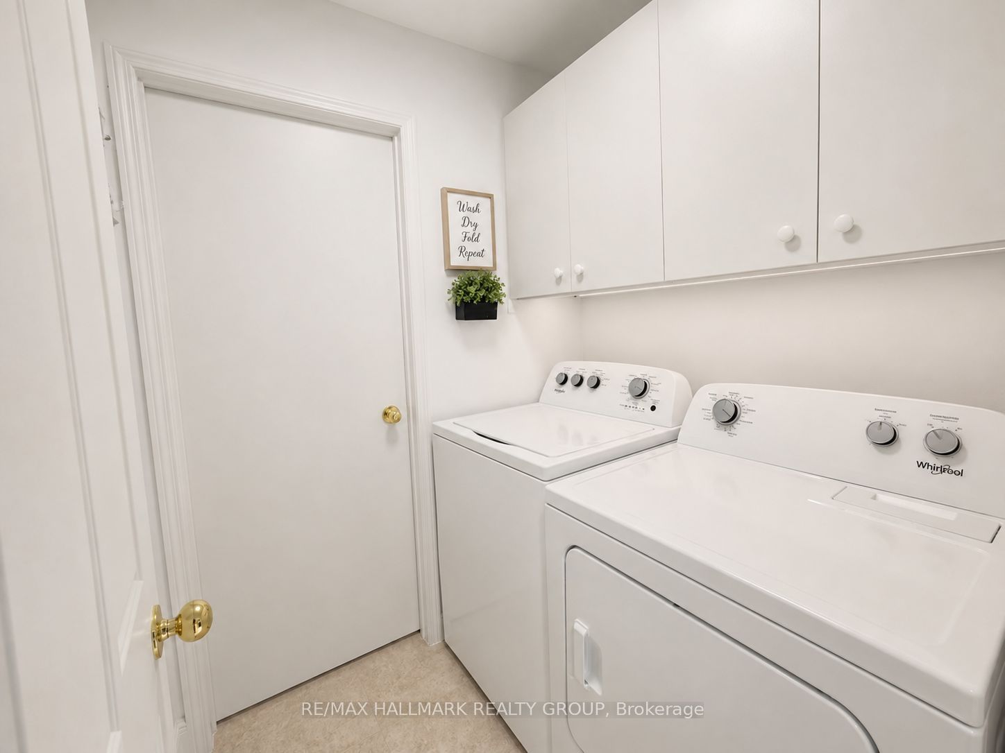 669 Spence Avenue 6 Property Photo 8