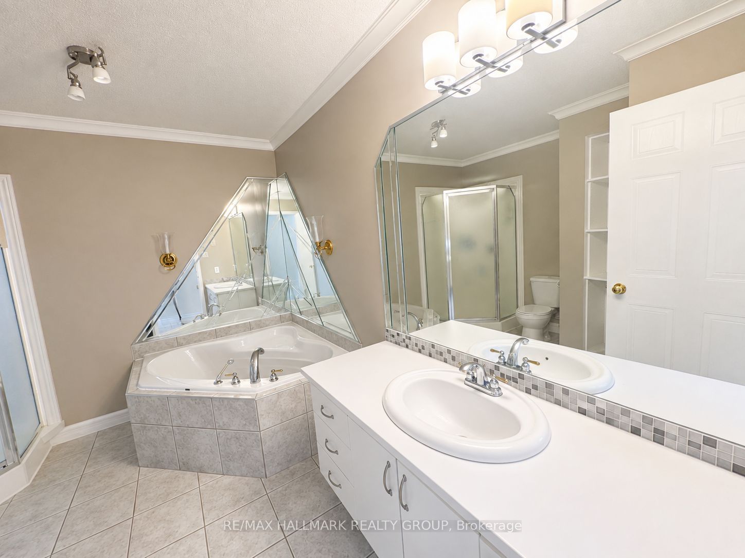 669 Spence Avenue 6 Property Photo 10