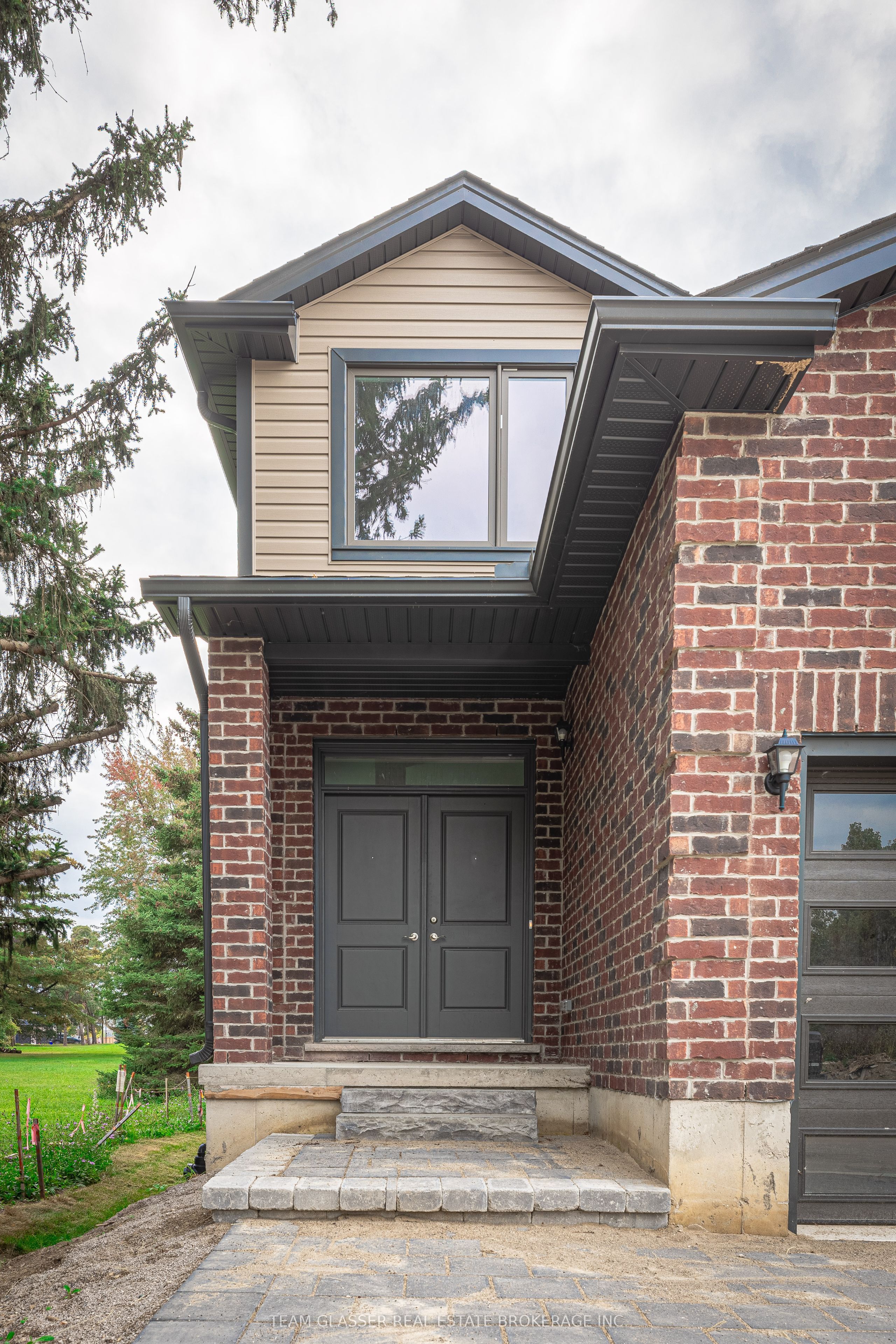 3465 Oriole Circle E Property Photo 2