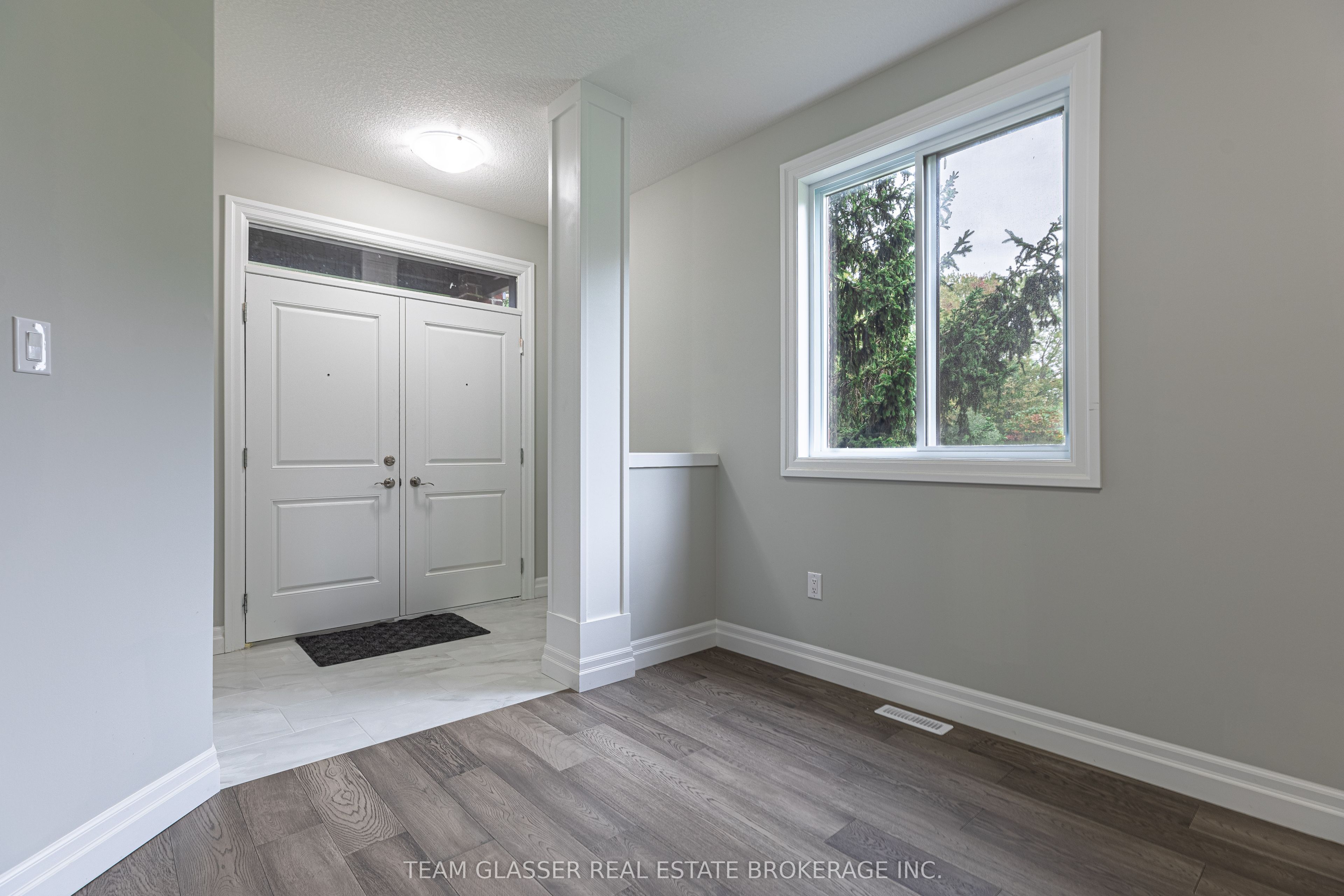 3465 Oriole Circle E Property Photo 6