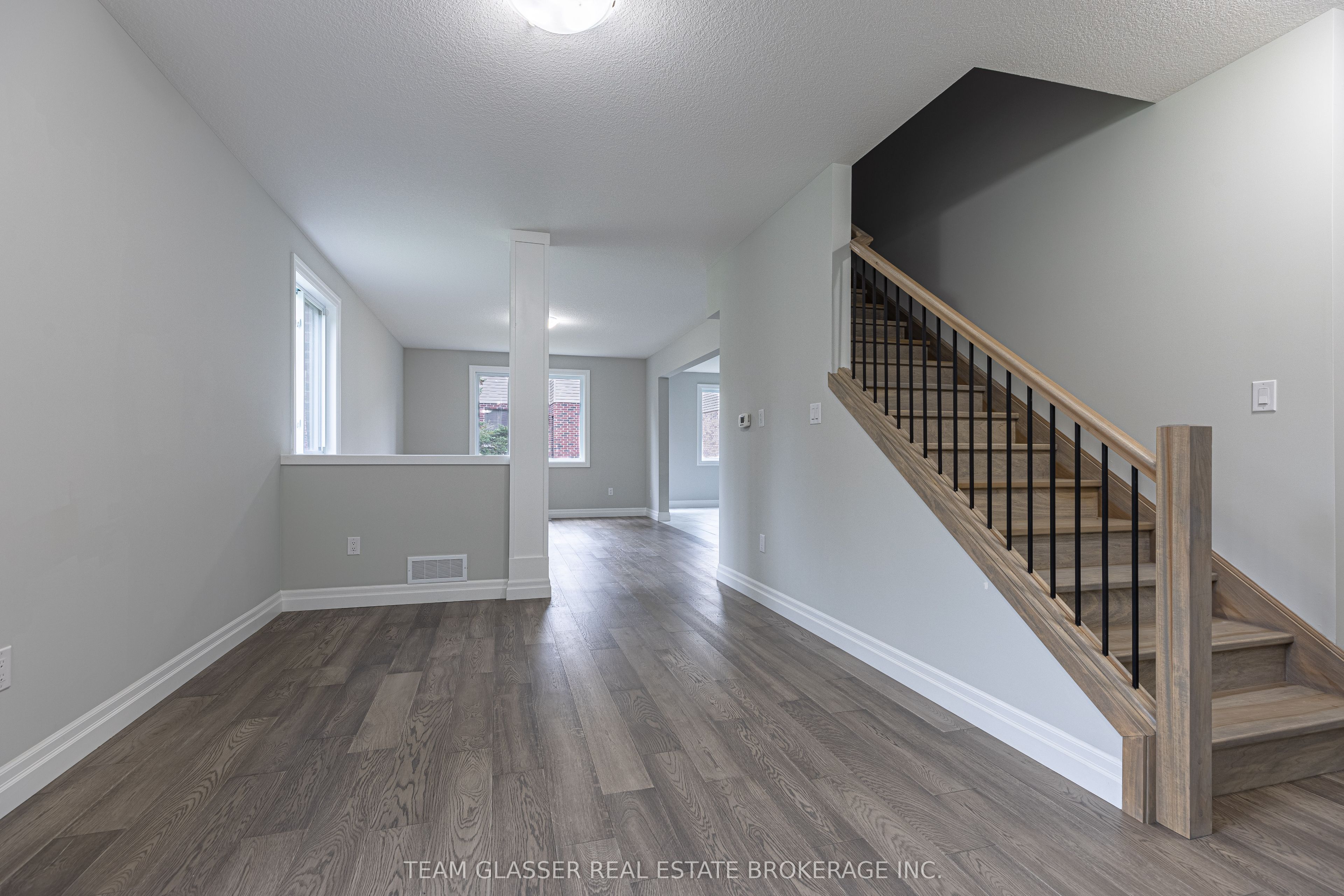 3465 Oriole Circle E Property Photo 7