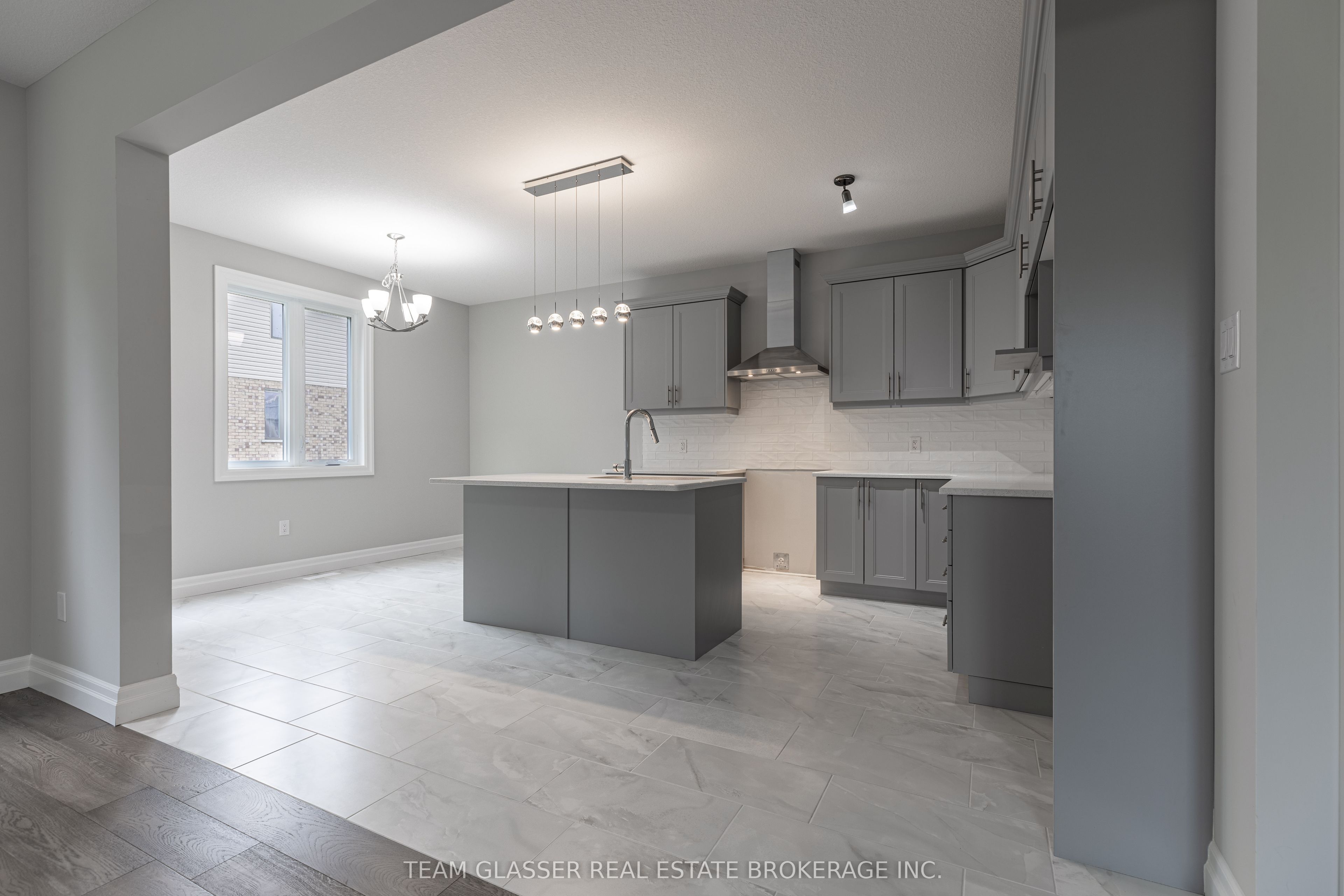3465 Oriole Circle E Property Photo 10