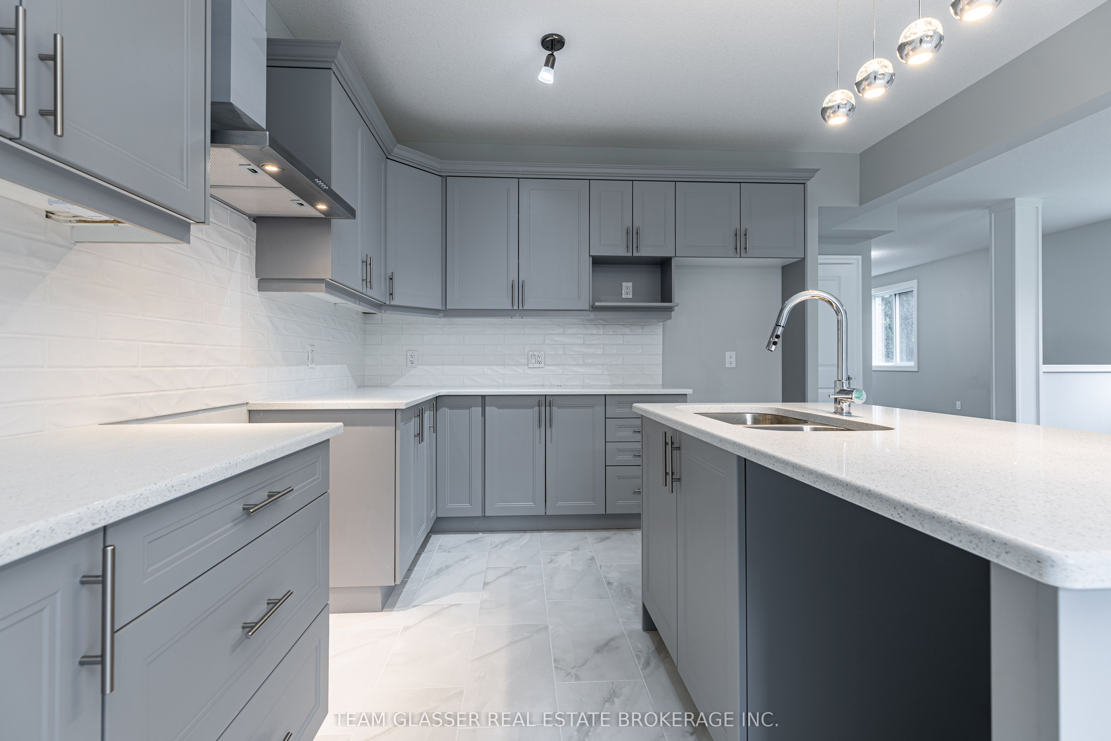 3465 Oriole Circle E Property Photo 13
