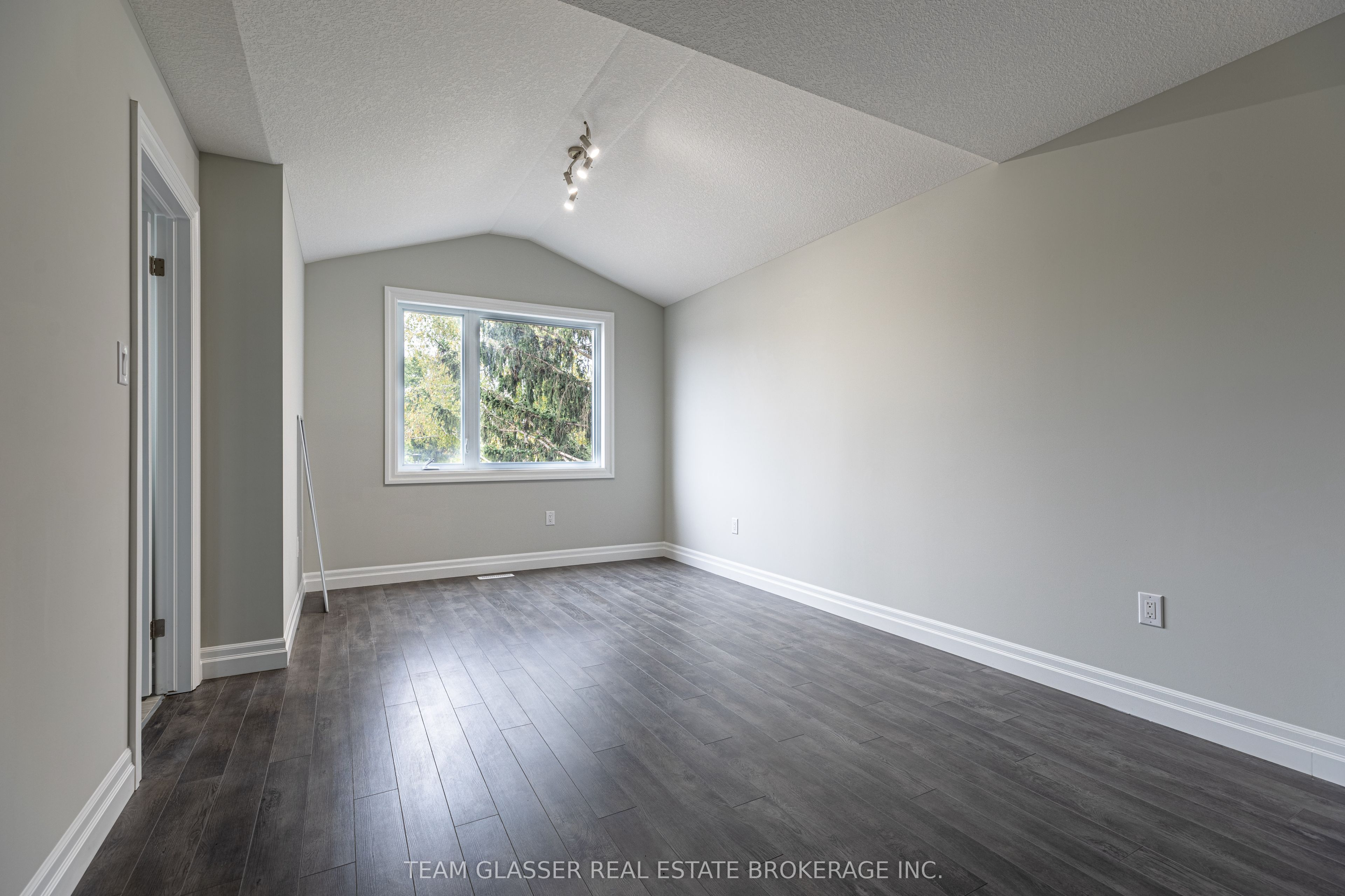 3465 Oriole Circle E Property Photo 20