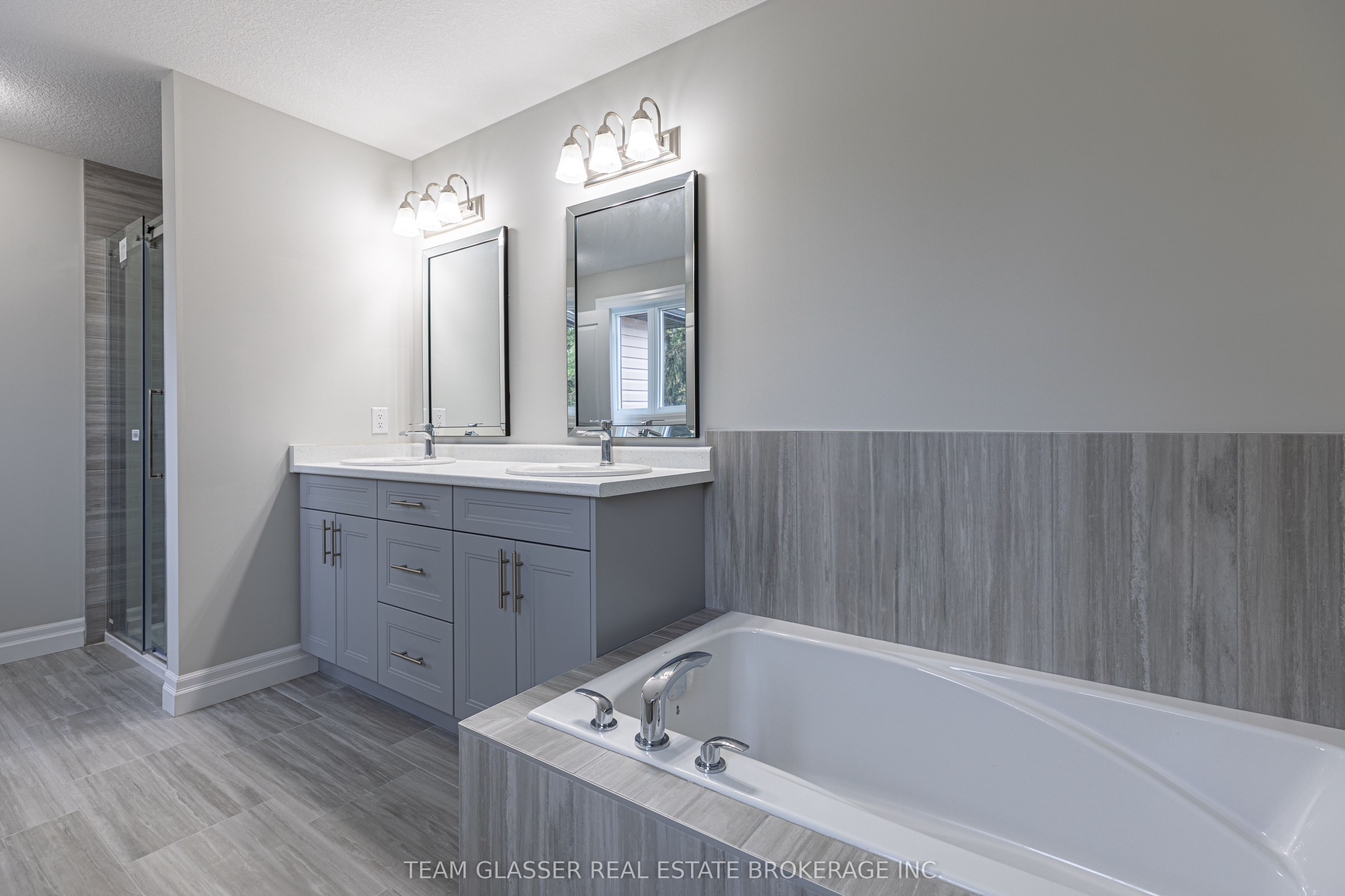 3465 Oriole Circle E Property Photo 23