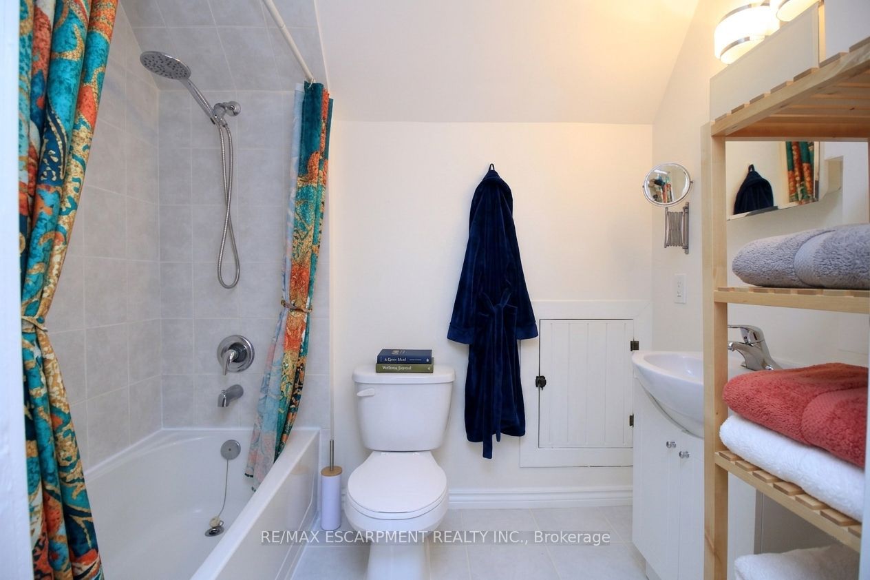 22 Blake Street Property Photo 33