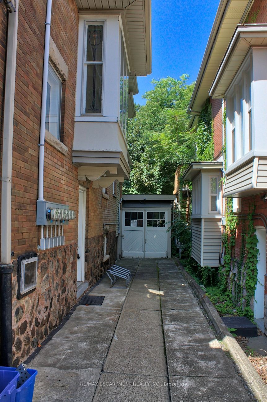 22 Blake Street Property Photo 43
