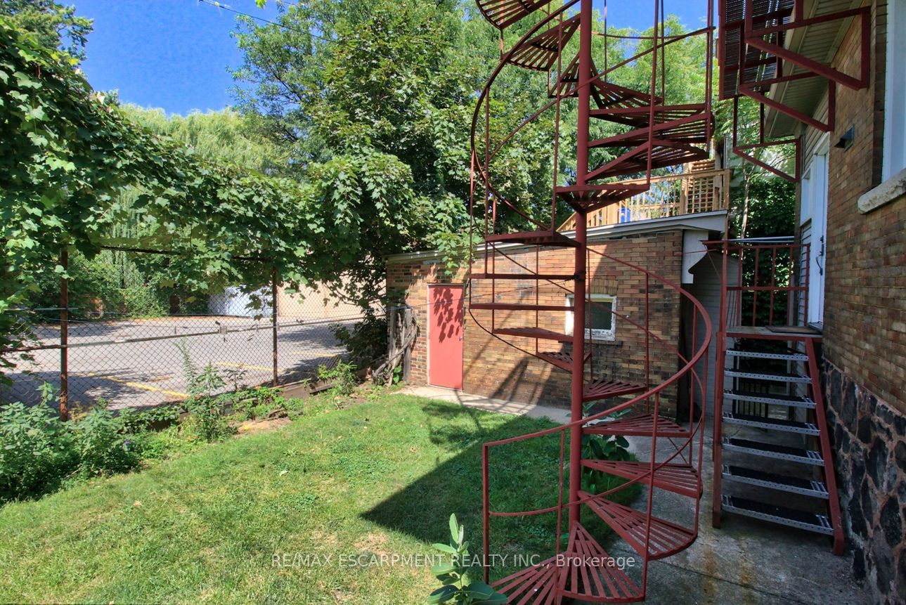 22 Blake Street Property Photo 48