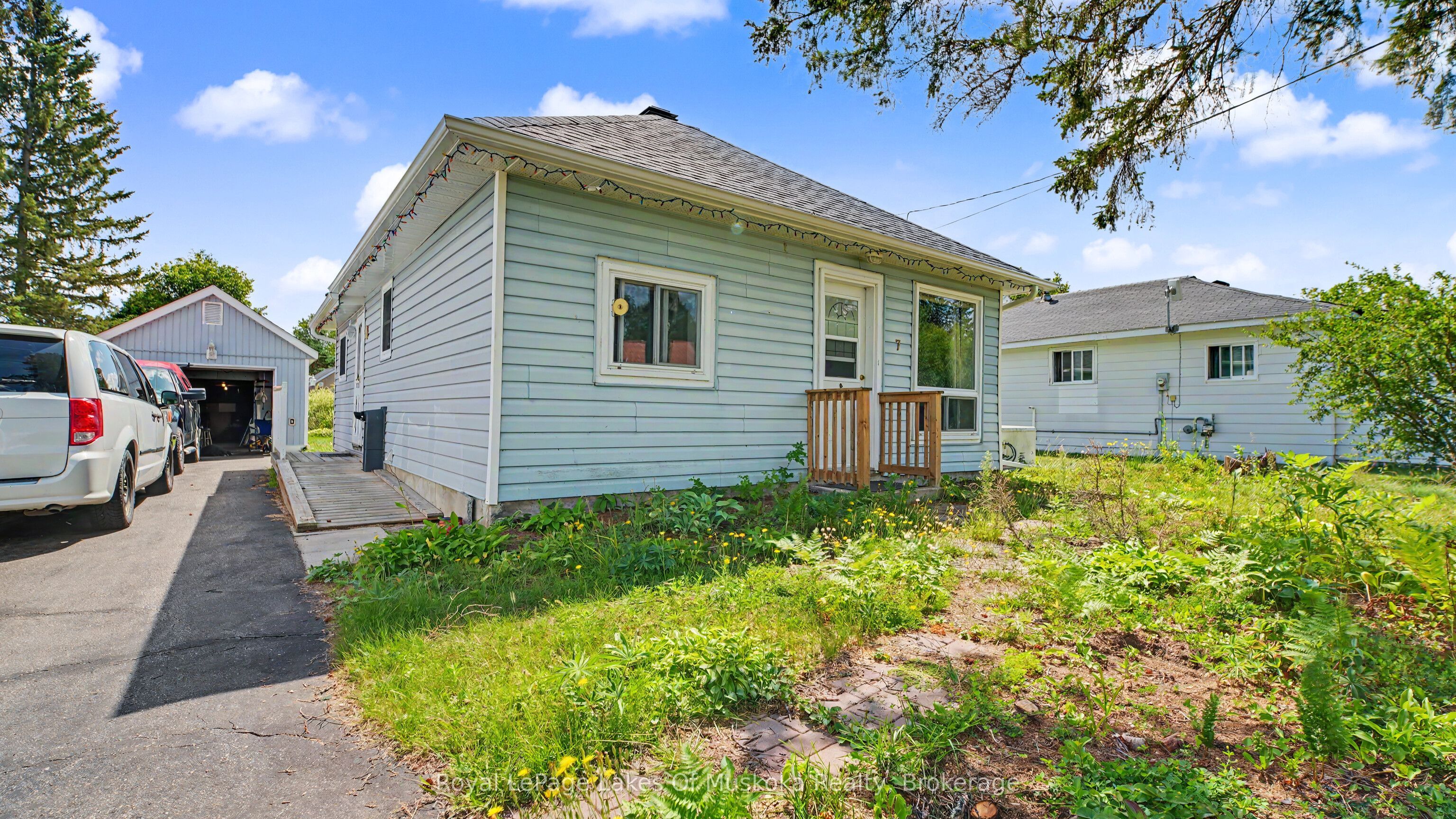 7 Maple Street Property Photo 2