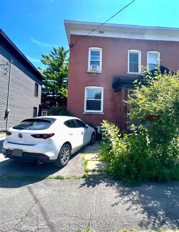 60 Herridge Street Property Photo 1
