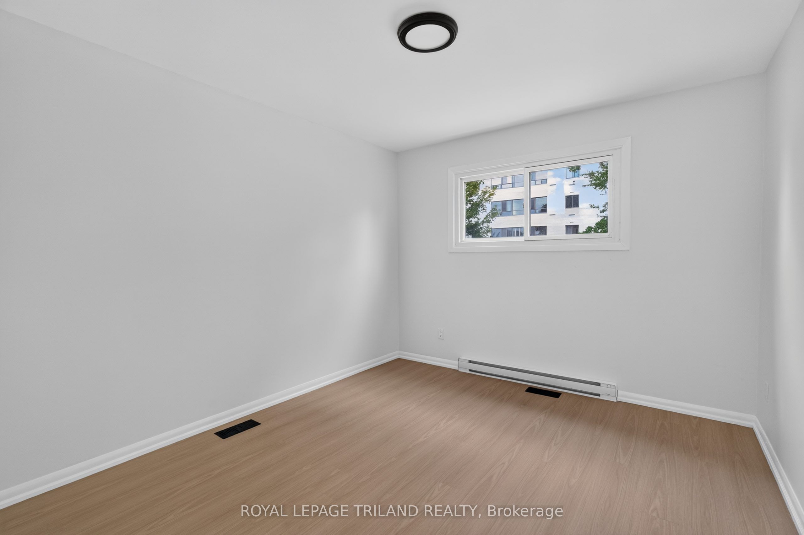 145 Base Line Road W 14a Property Photo 10