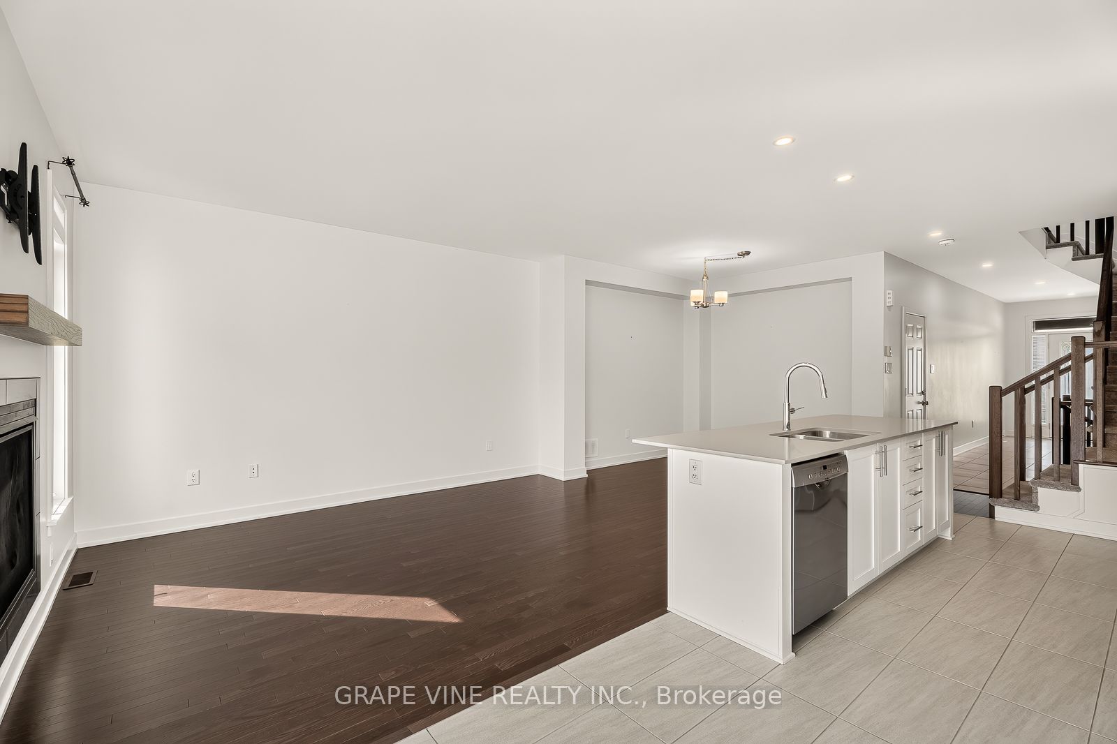 629 Knotridge Street Property Photo 17