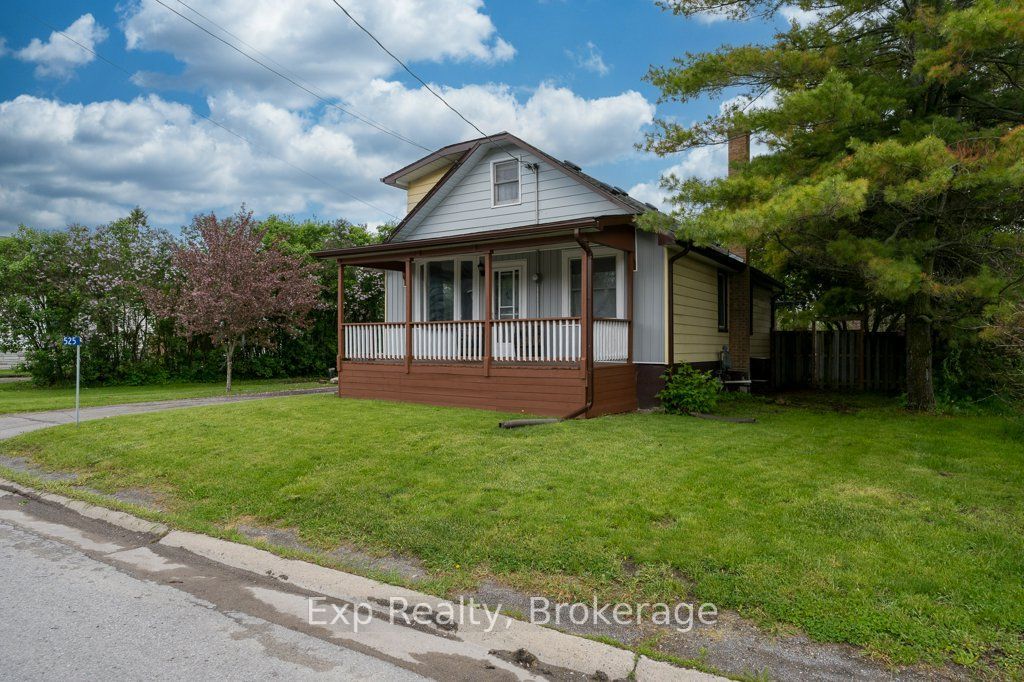 525 Cannifton Road N Property Photo 3