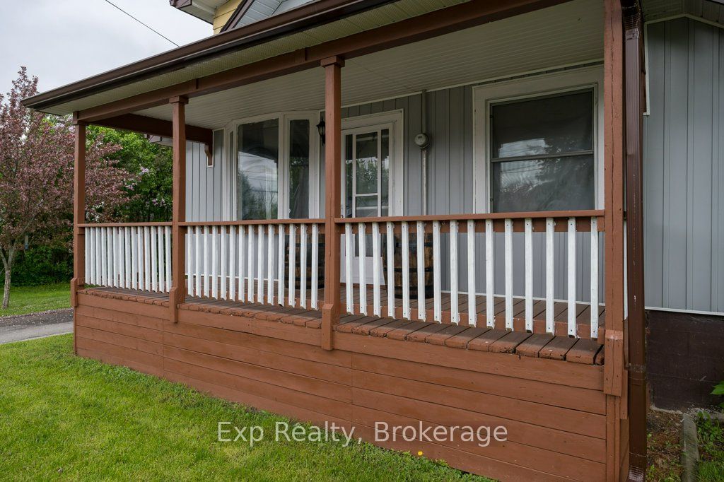 525 Cannifton Road N Property Photo 4