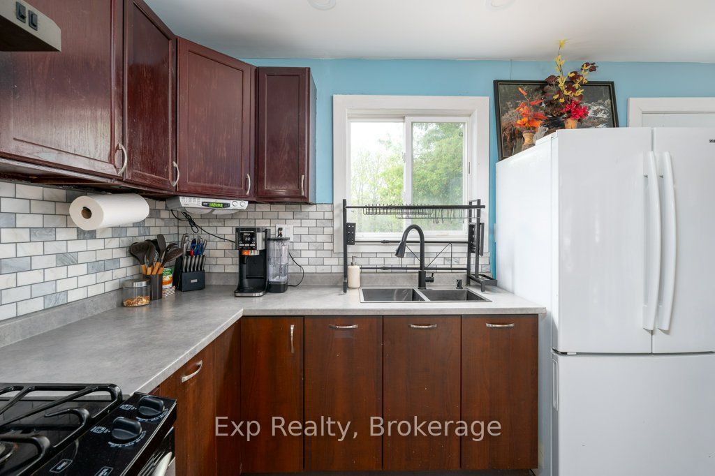 525 Cannifton Road N Property Photo 14