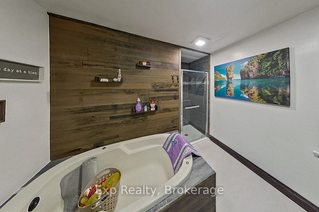 525 Cannifton Road N Property Photo 16