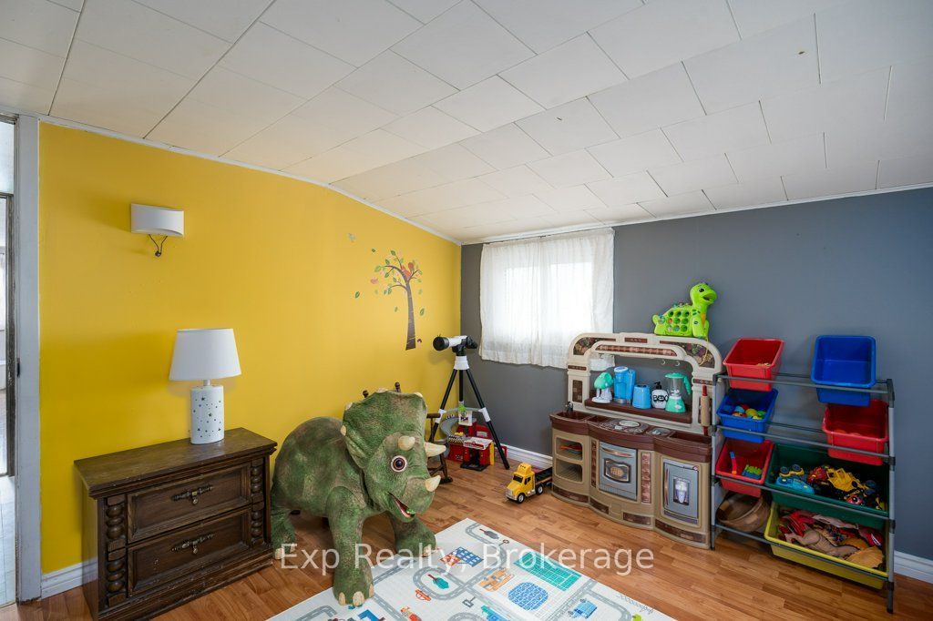 525 Cannifton Road N Property Photo 20