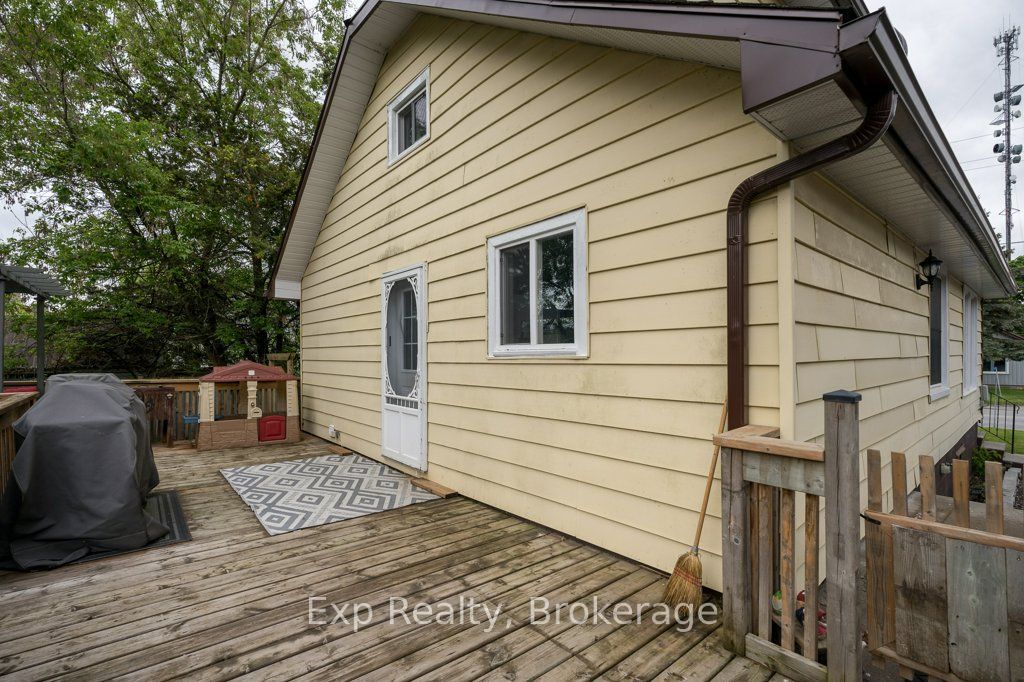525 Cannifton Road N Property Photo 25