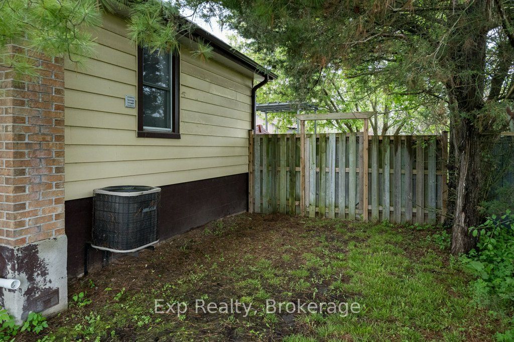 525 Cannifton Road N Property Photo 31