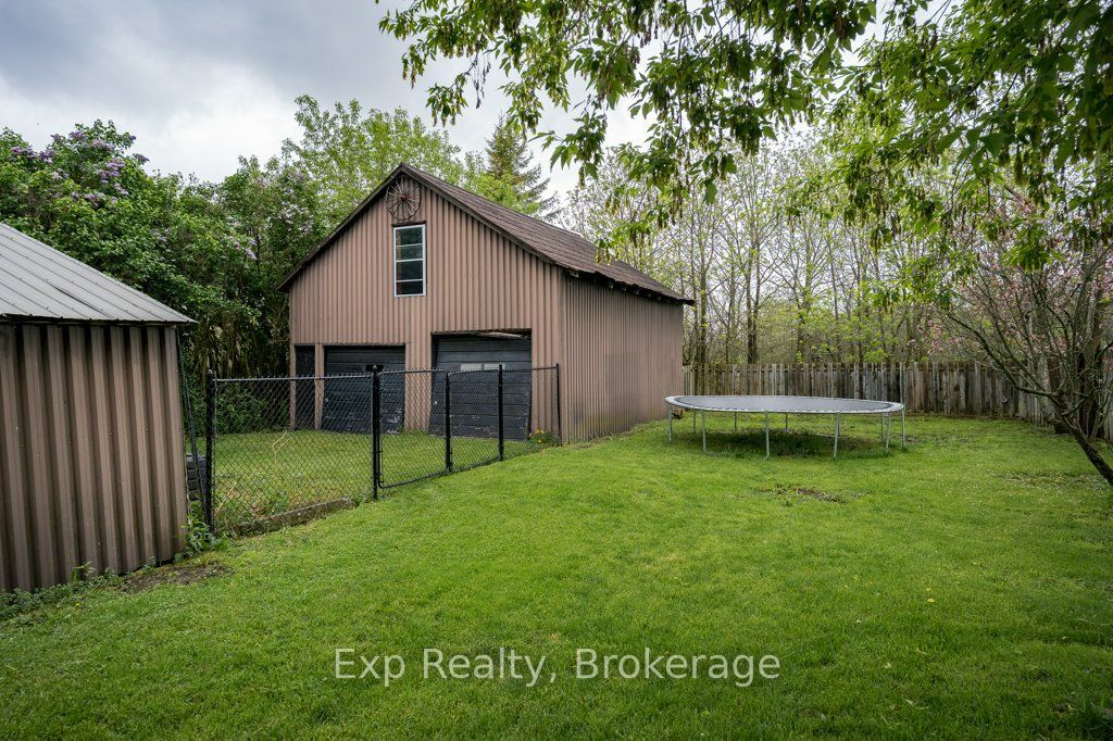 525 Cannifton Road N Property Photo 33
